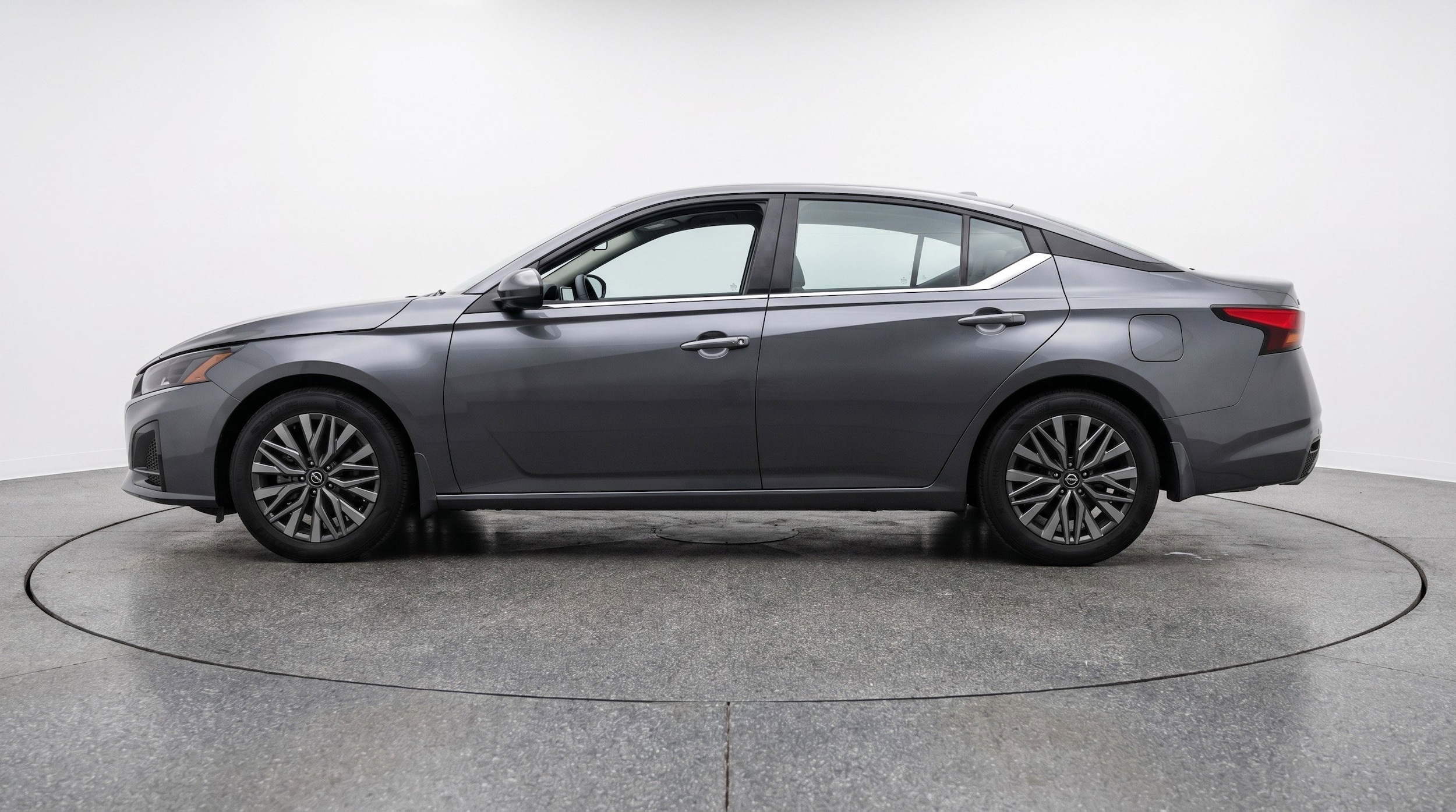 Thumbnail: 2025 Nissan Altima - 5