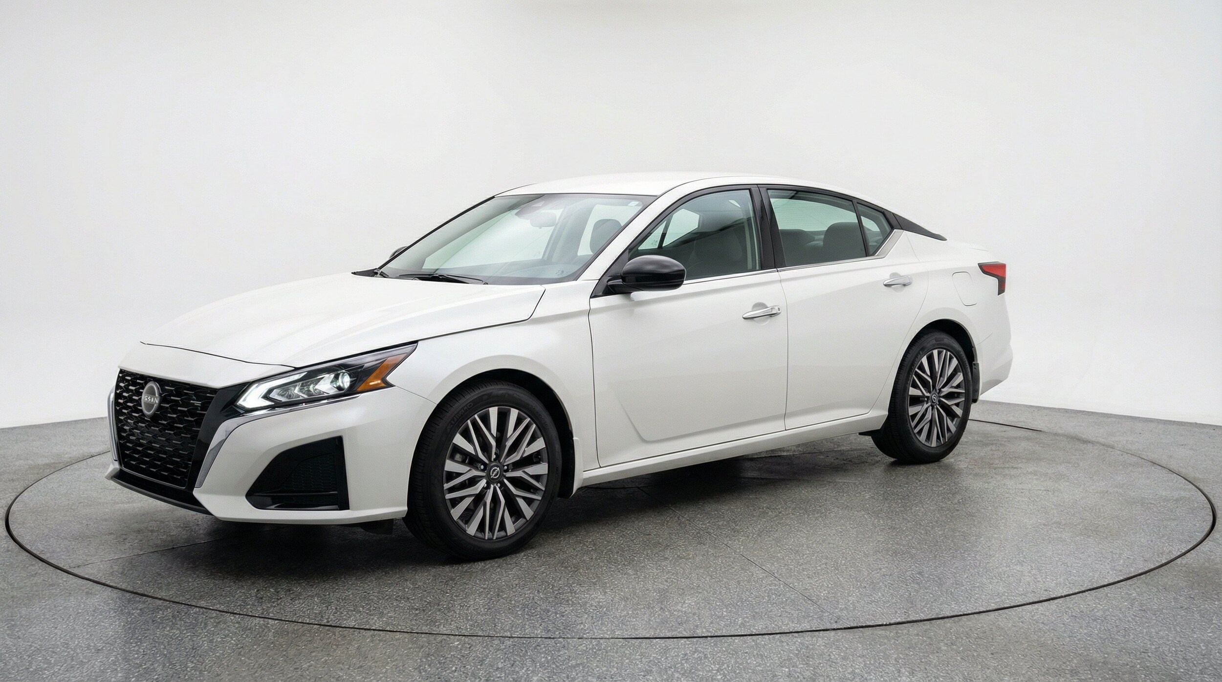 Thumbnail: 2025 Nissan Altima - 3