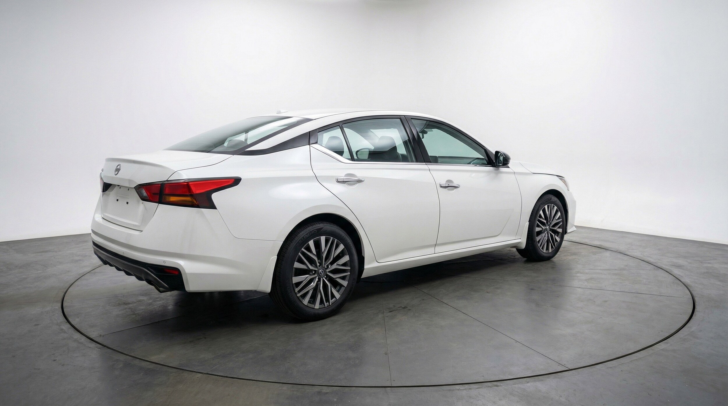 Thumbnail: 2025 Nissan Altima - 9