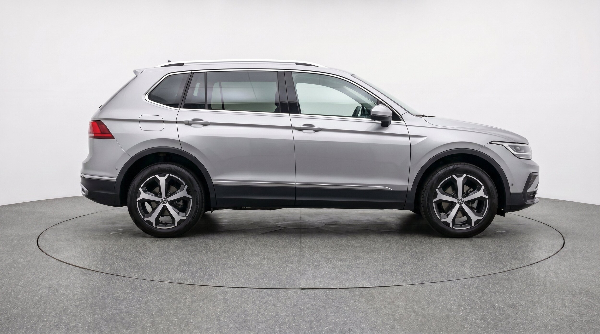 Thumbnail: 2026 Volkswagen Tiguan - 10