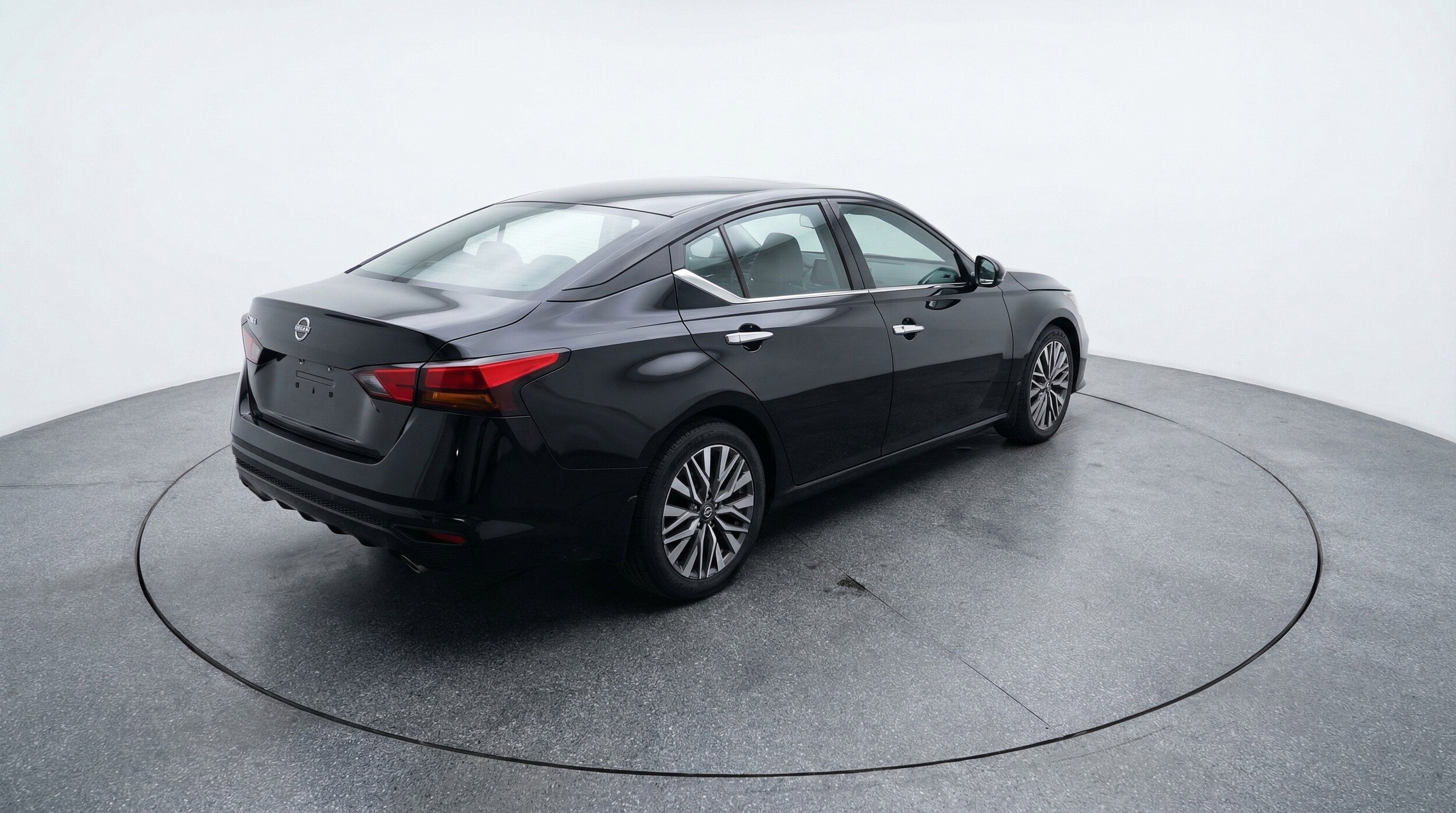 Thumbnail: 2025 Nissan Altima - 9