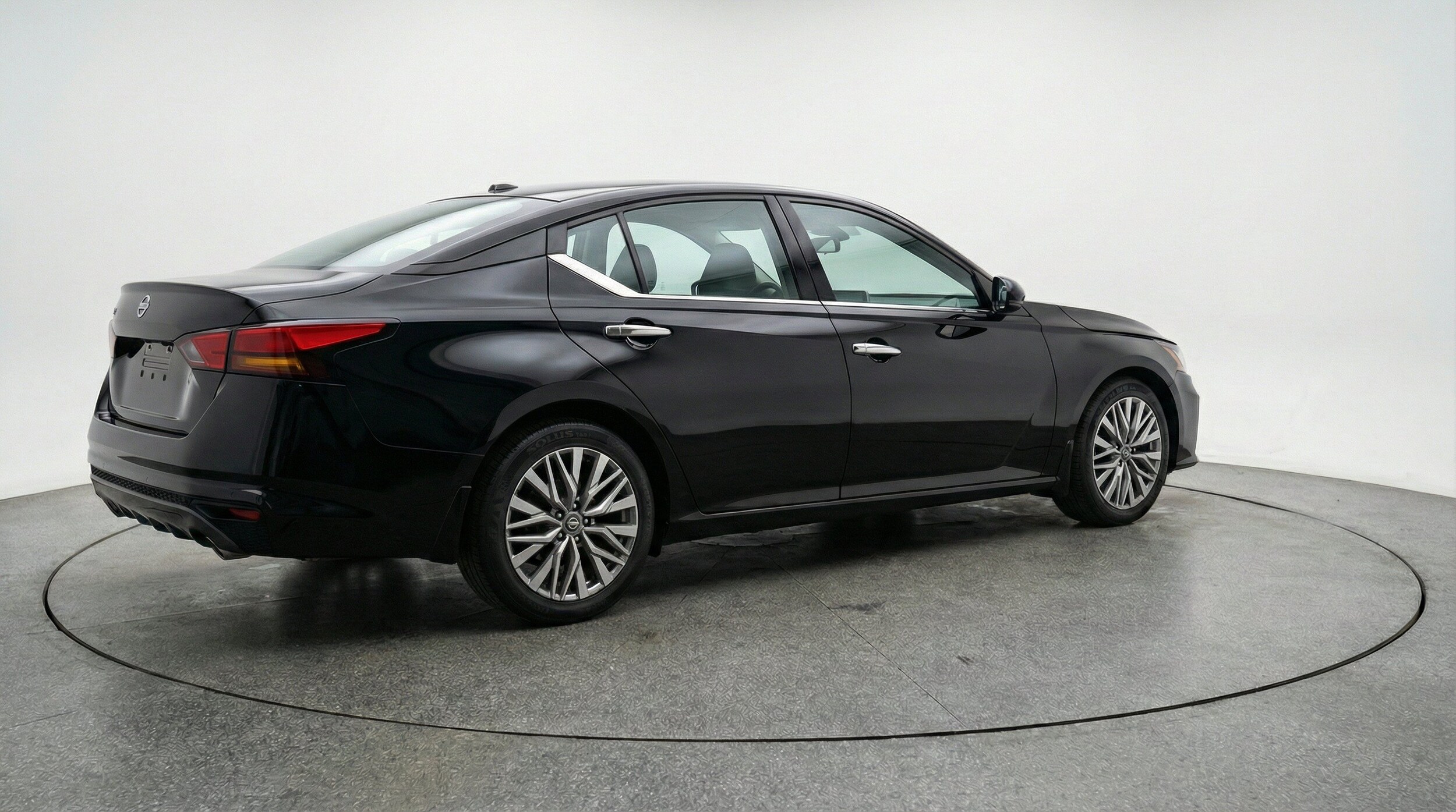 Thumbnail: 2025 Nissan Altima - 9