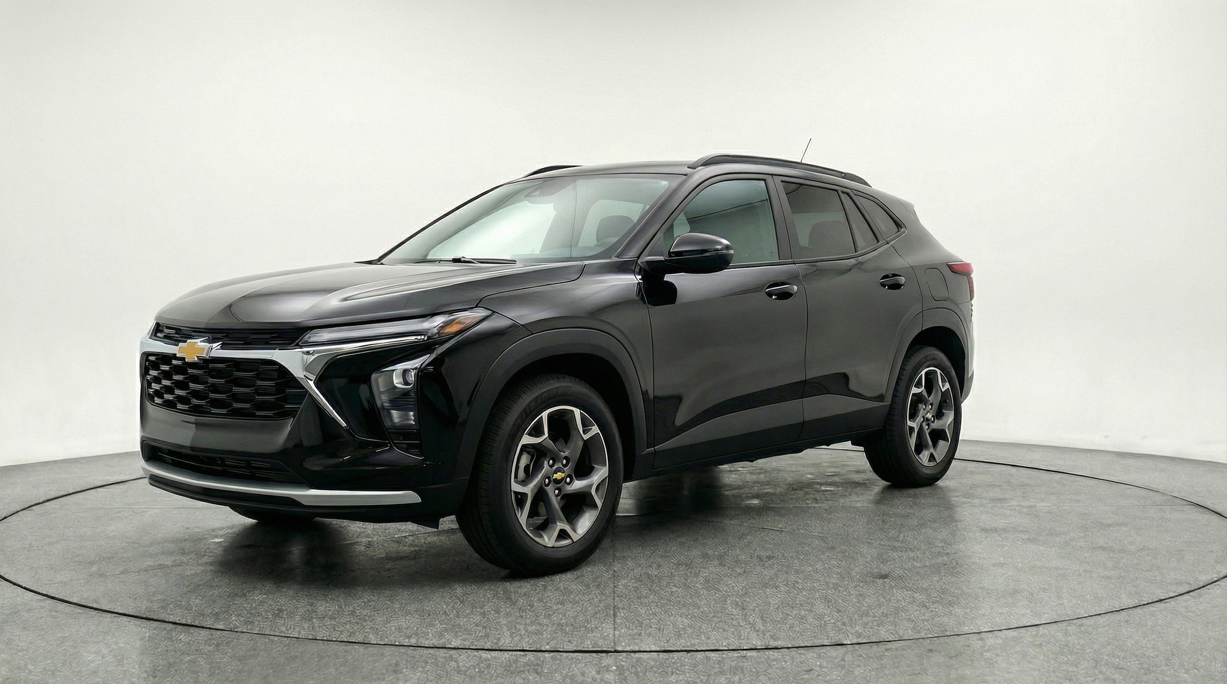 Thumbnail: 2025 Chevrolet Trax - 3