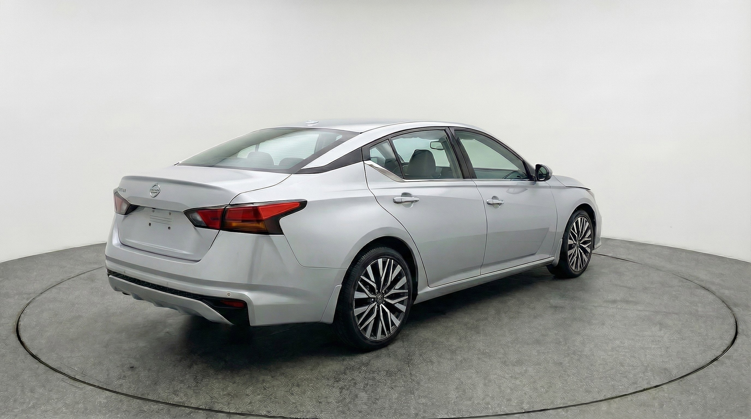 Thumbnail: 2025 Nissan Altima - 9