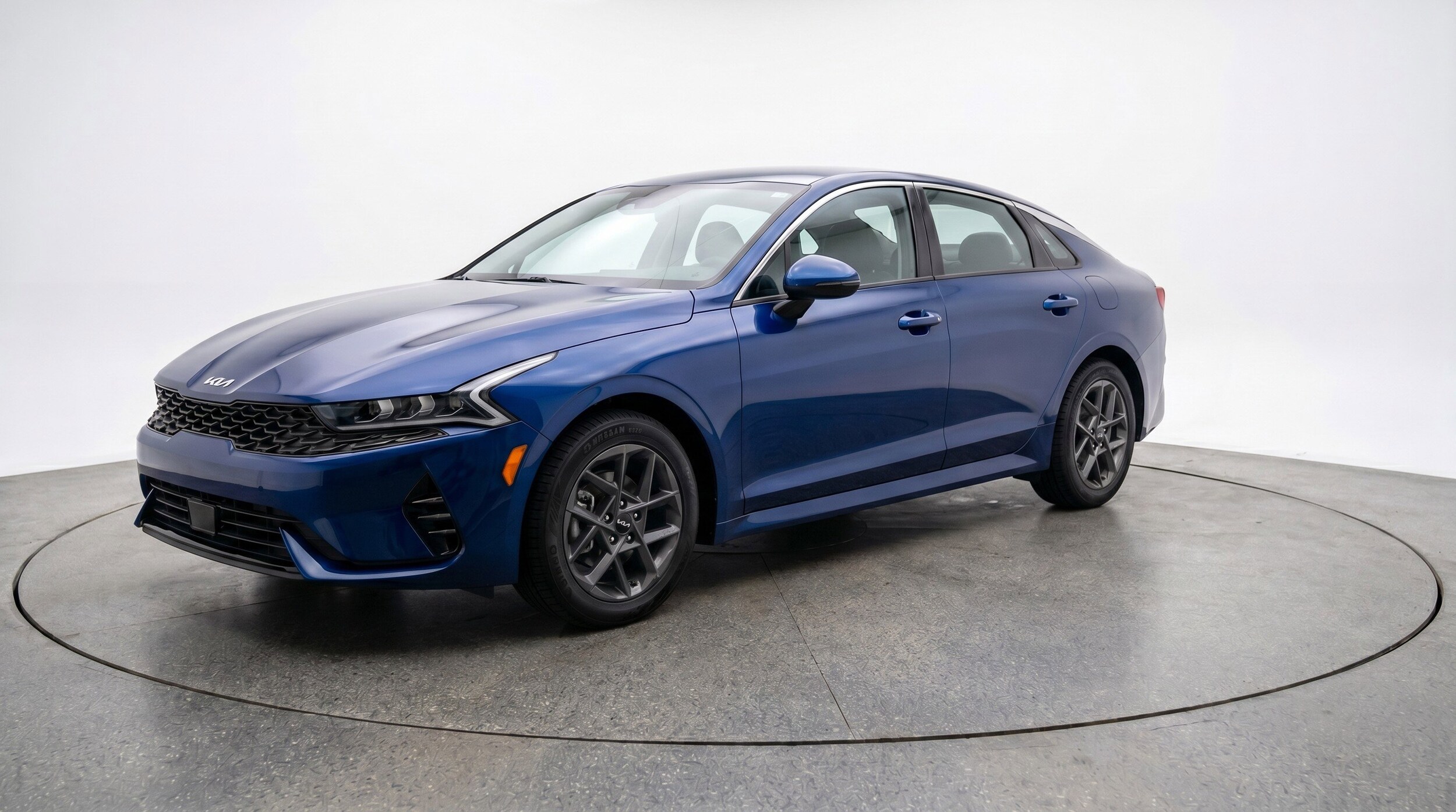 Thumbnail: 2025 Kia K5 - 3