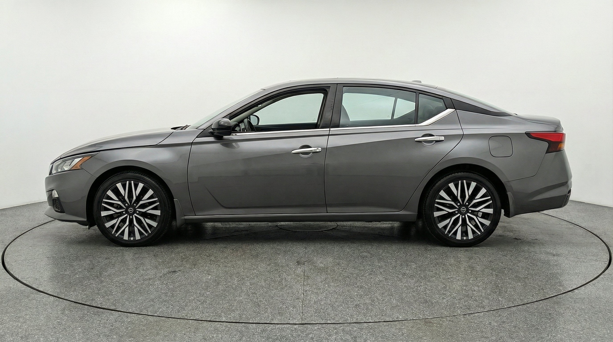 Thumbnail: 2025 Nissan Altima - 5