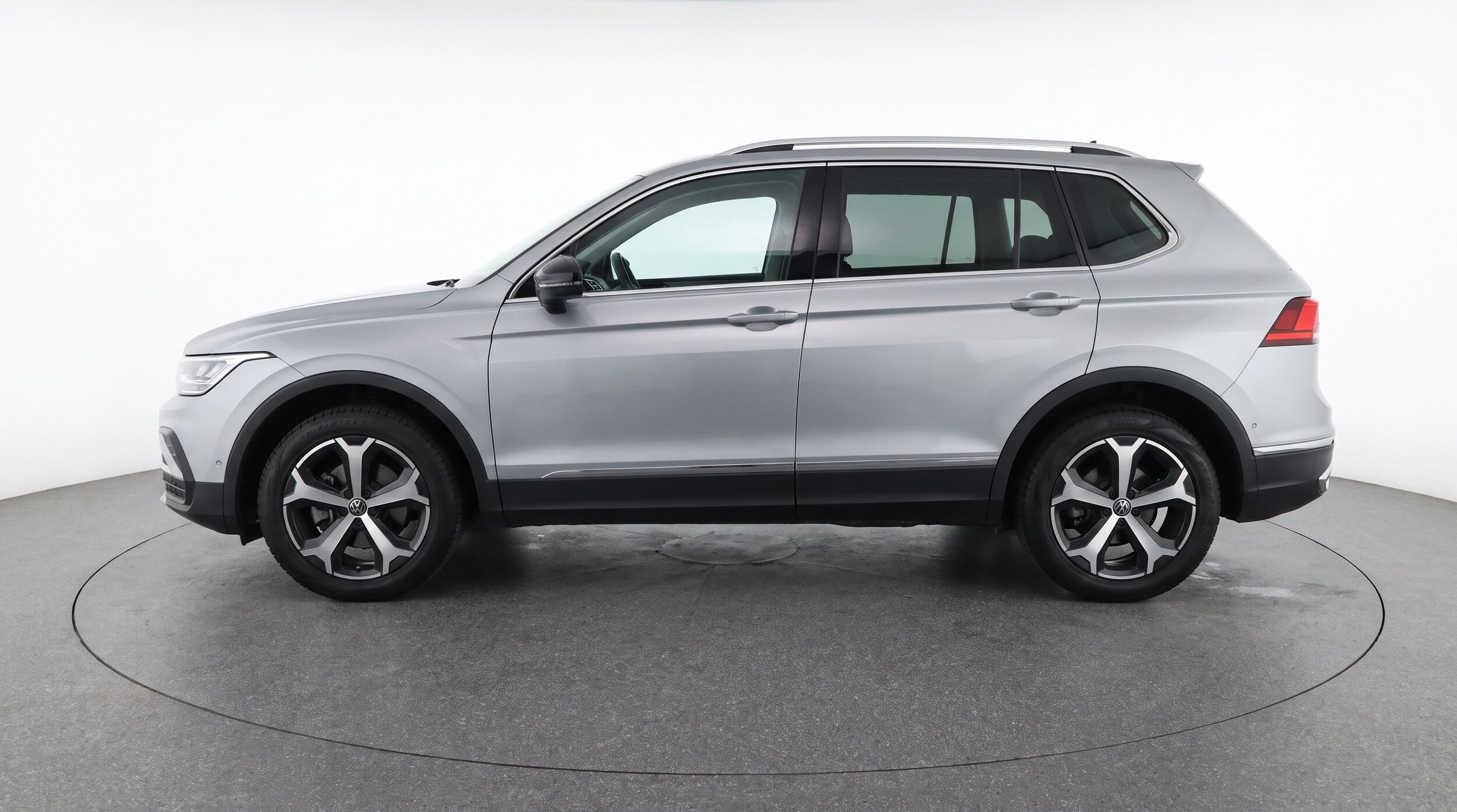 Thumbnail: 2026 Volkswagen Tiguan - 5