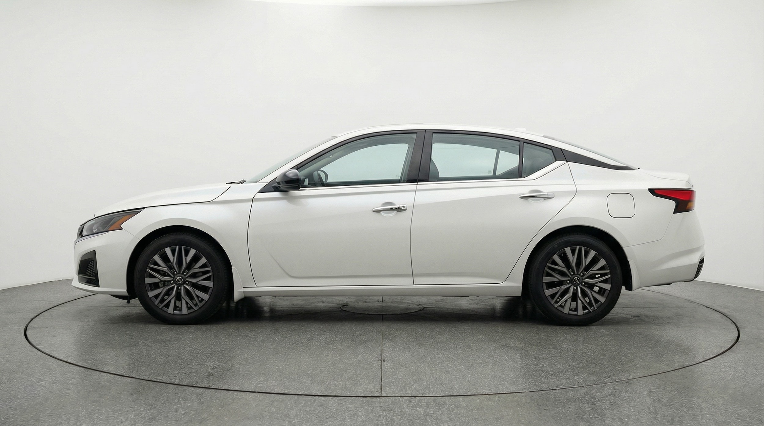 Thumbnail: 2025 Nissan Altima - 4