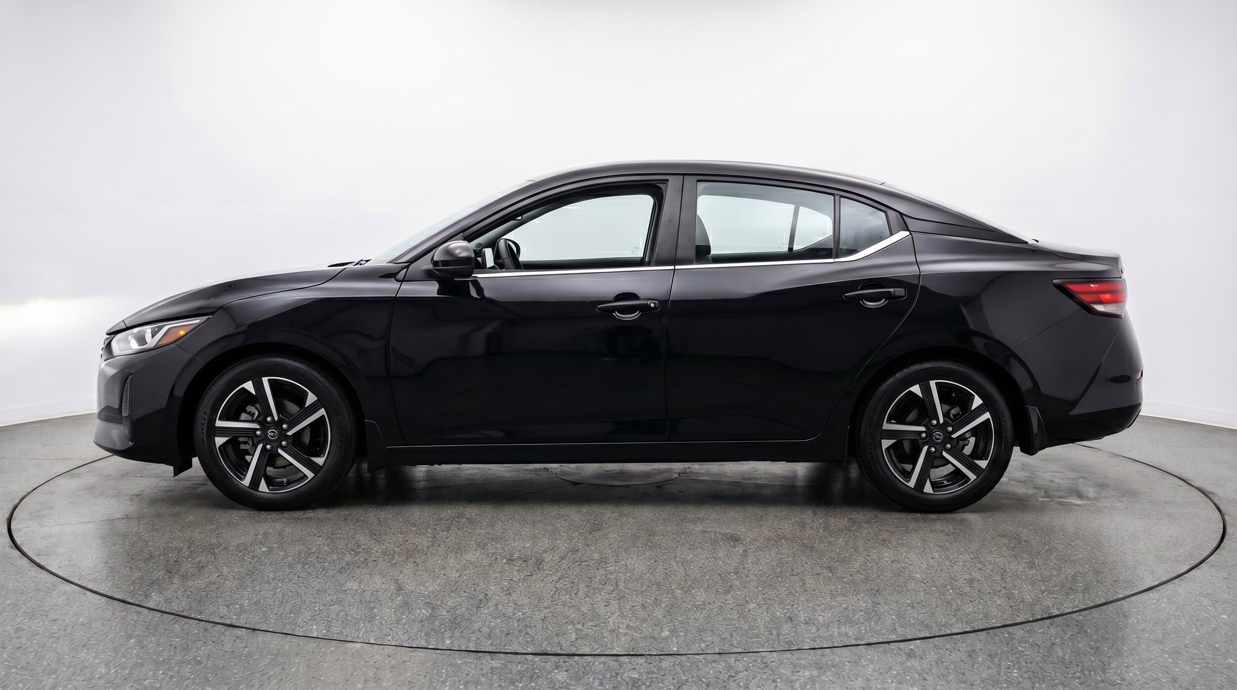 Thumbnail: 2025 Nissan Sentra - 5