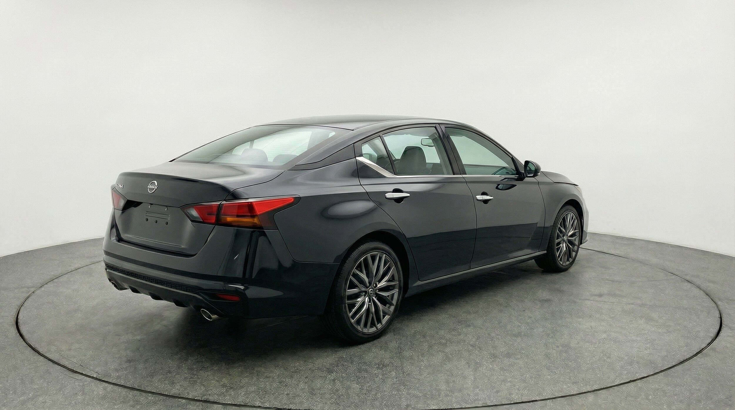 Thumbnail: 2025 Nissan Altima - 9