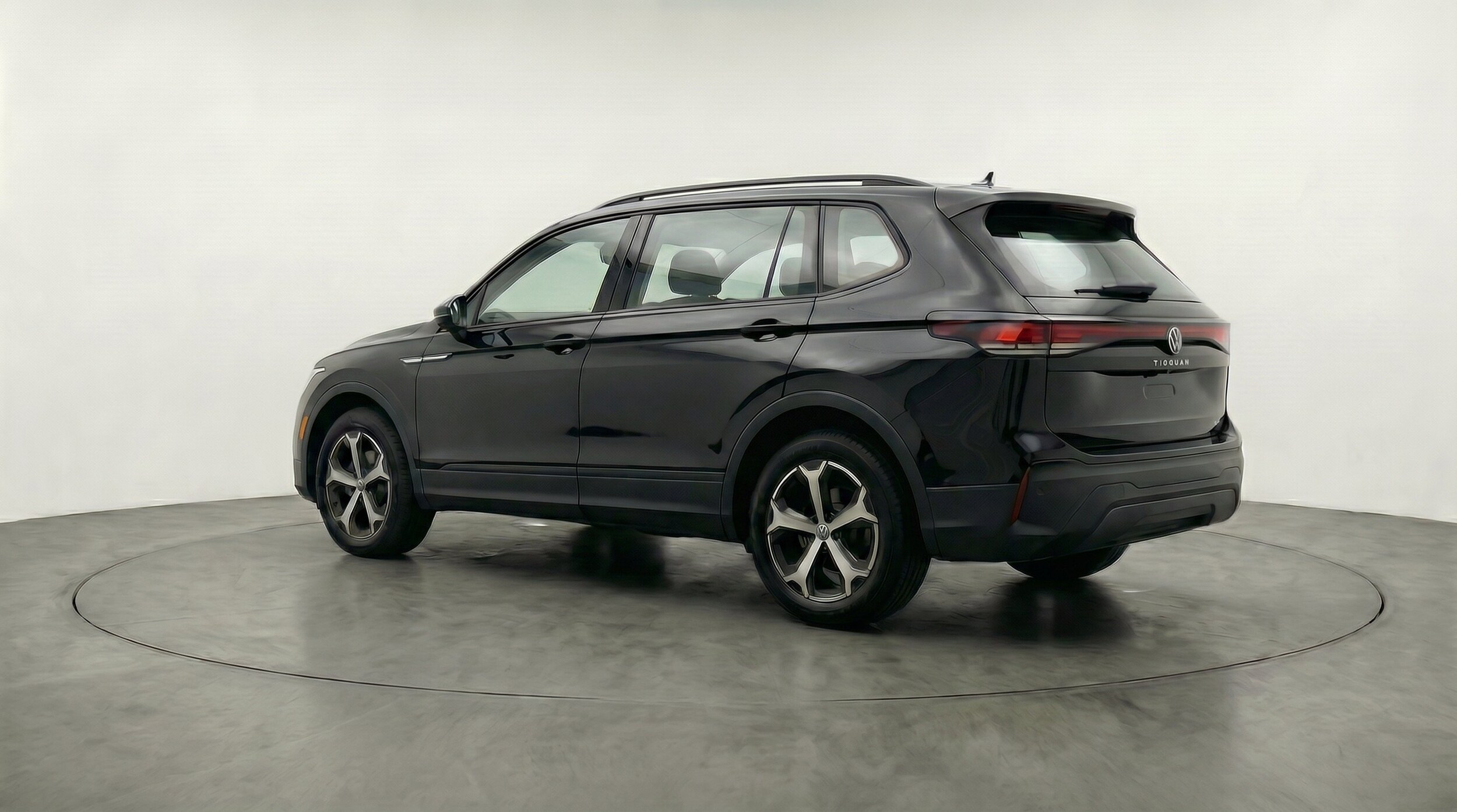 Thumbnail: 2026 Volkswagen Tiguan - 6