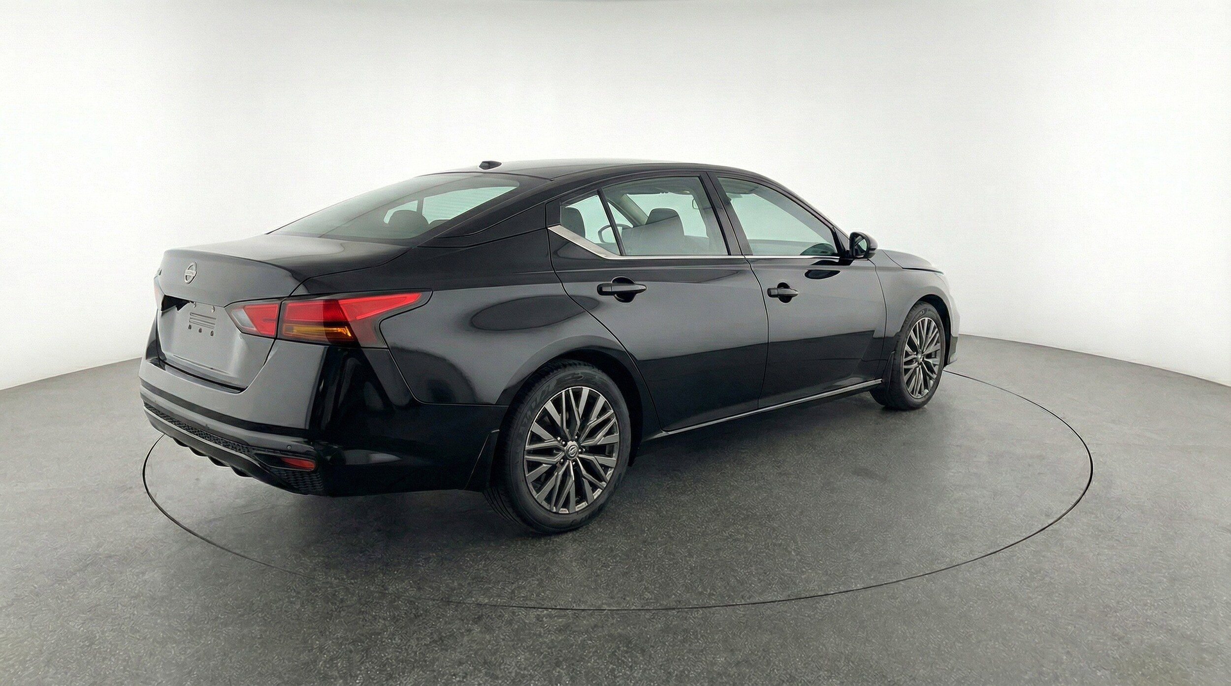 Thumbnail: 2025 Nissan Altima - 9