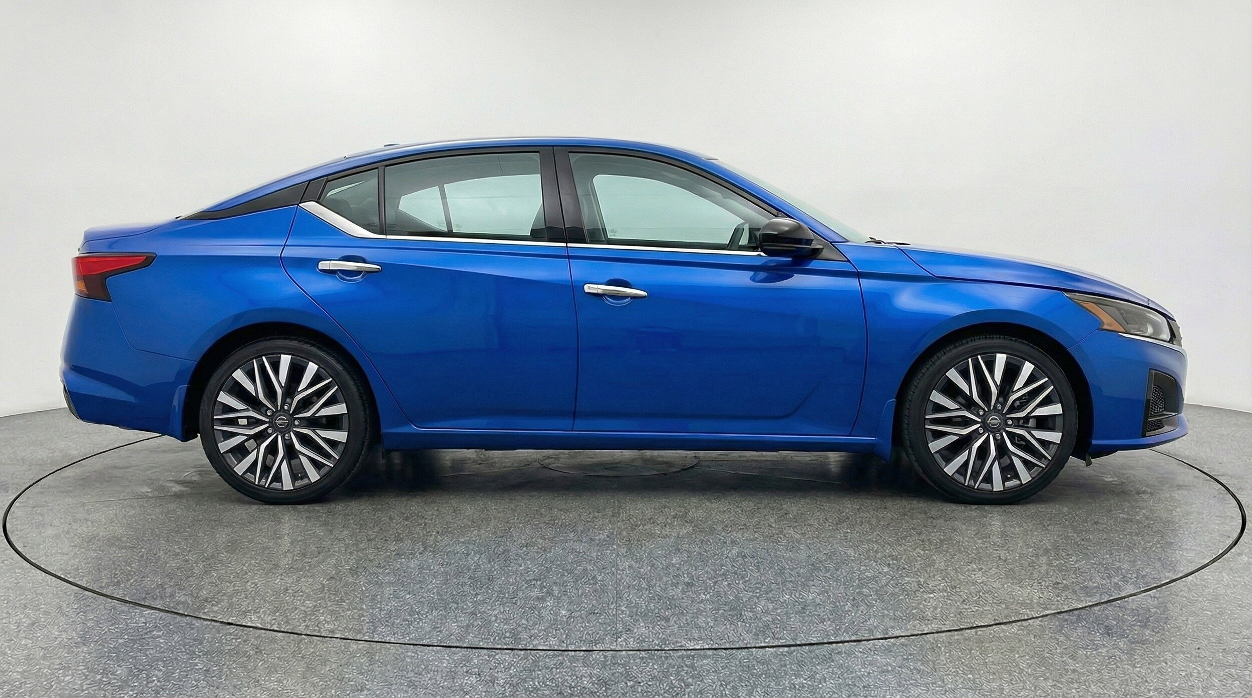 Thumbnail: 2025 Nissan Altima - 11