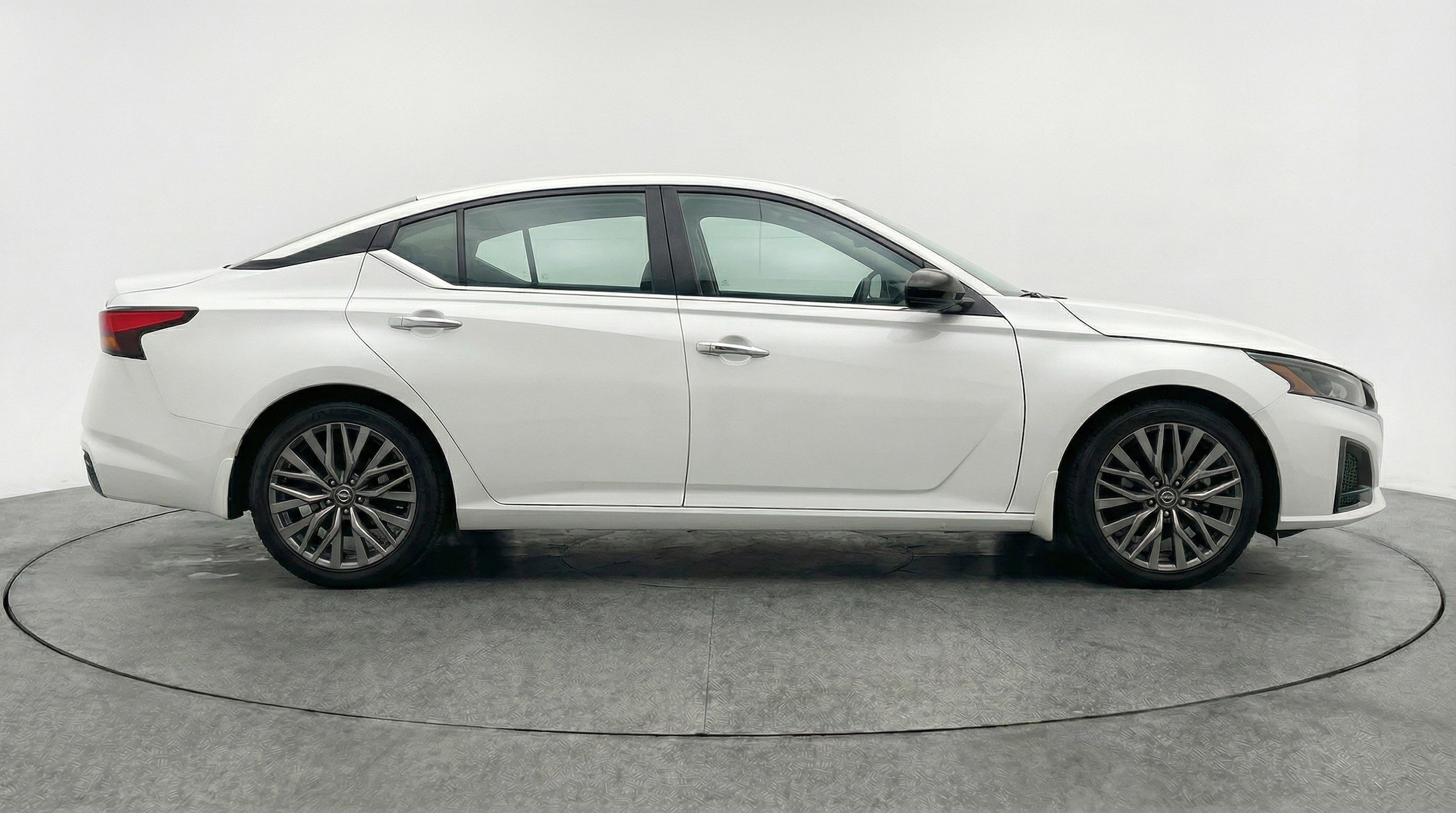 Thumbnail: 2025 Nissan Altima - 11