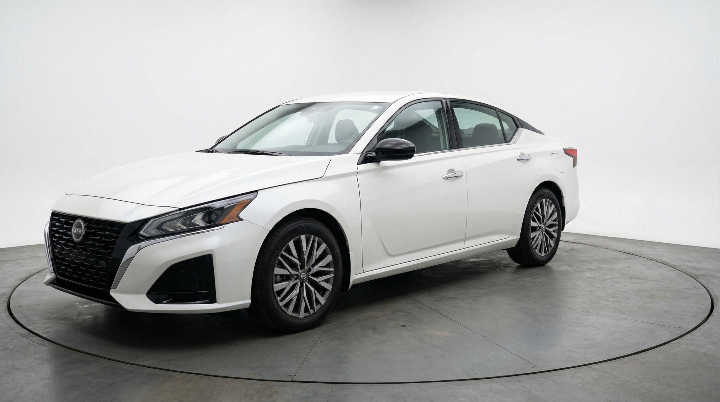 Thumbnail: 2025 Nissan Altima - 3