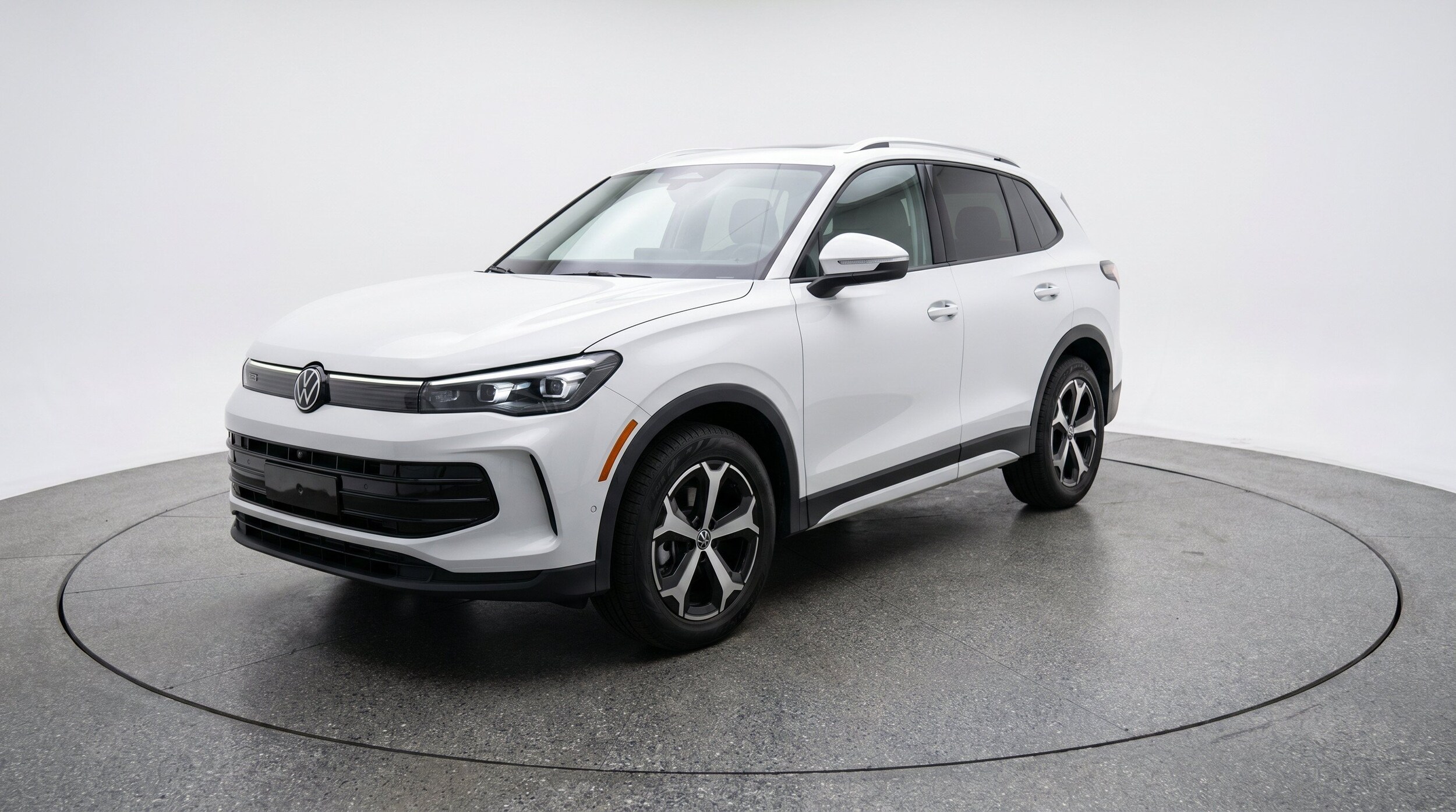 Thumbnail: 2026 Volkswagen Tiguan - 3