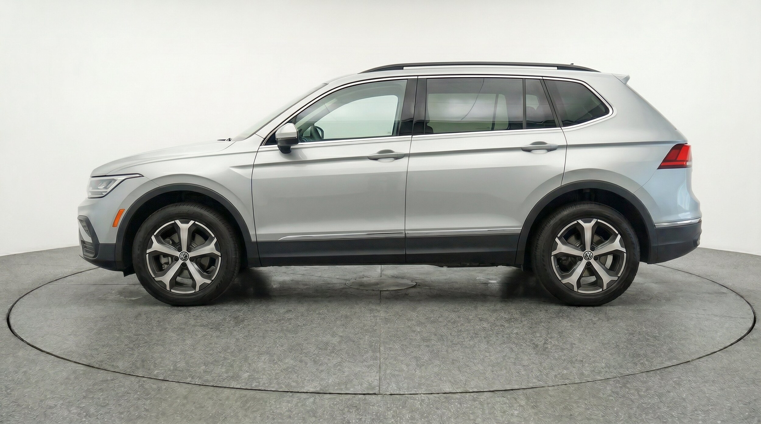 Thumbnail: 2026 Volkswagen Tiguan - 5