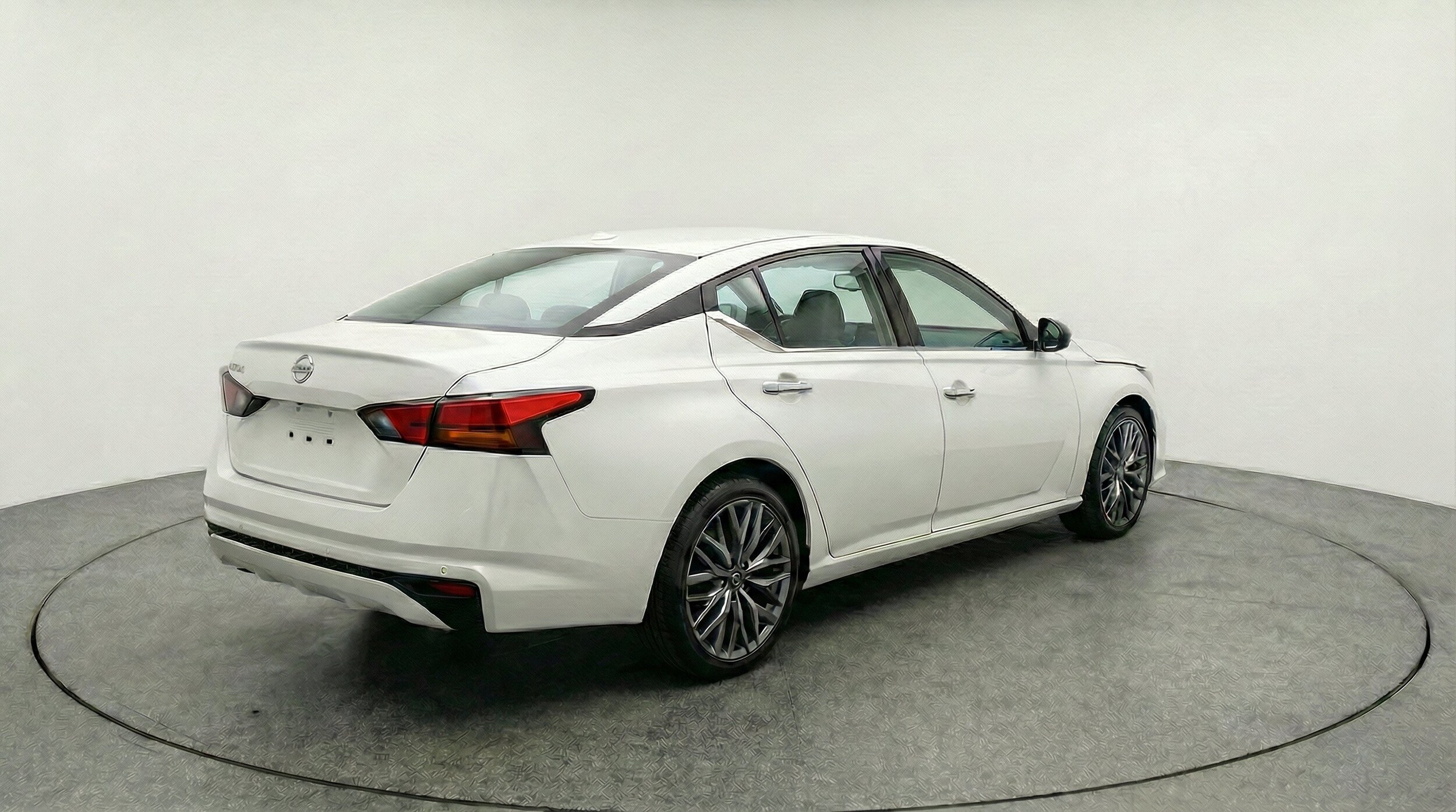 Thumbnail: 2025 Nissan Altima - 9