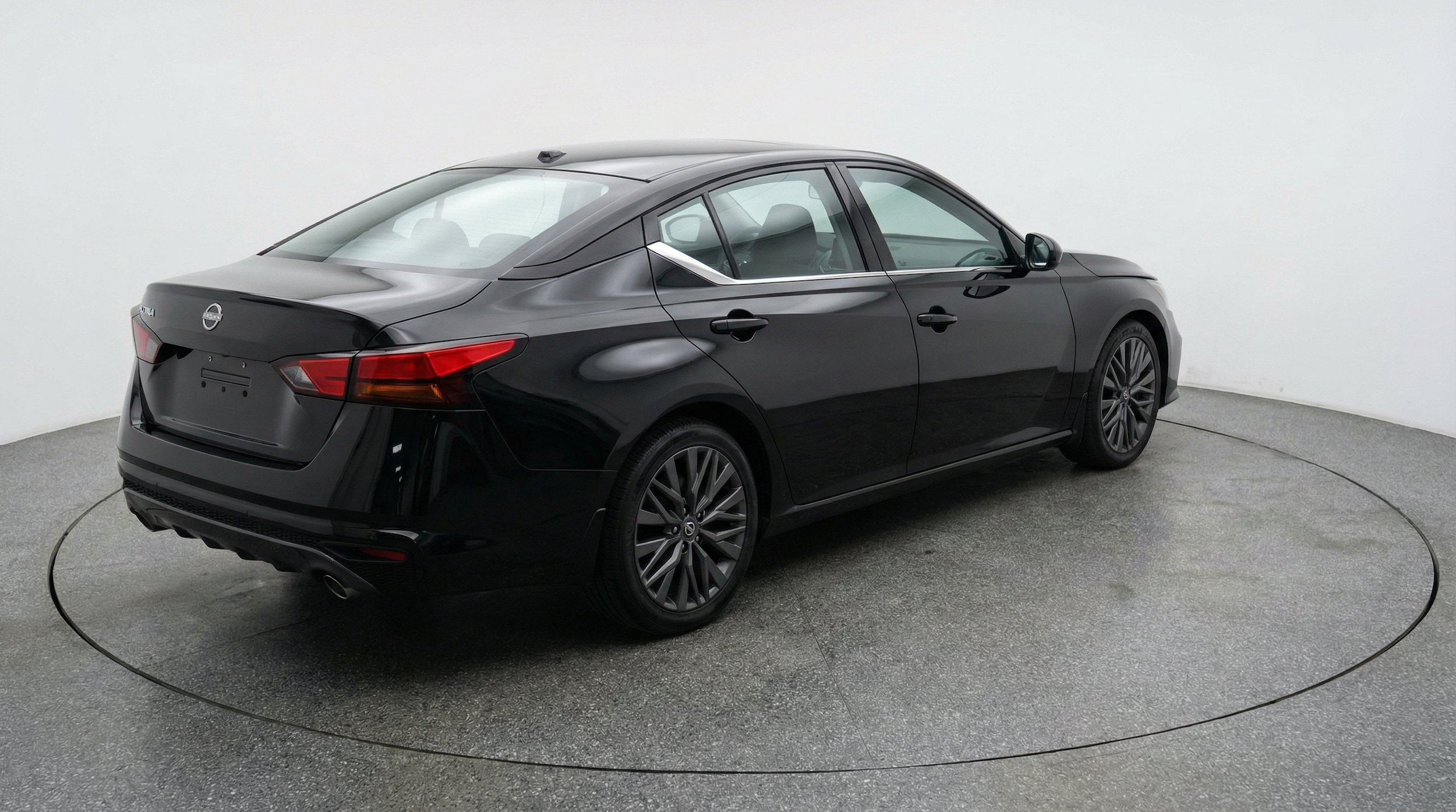 Thumbnail: 2025 Nissan Altima - 9
