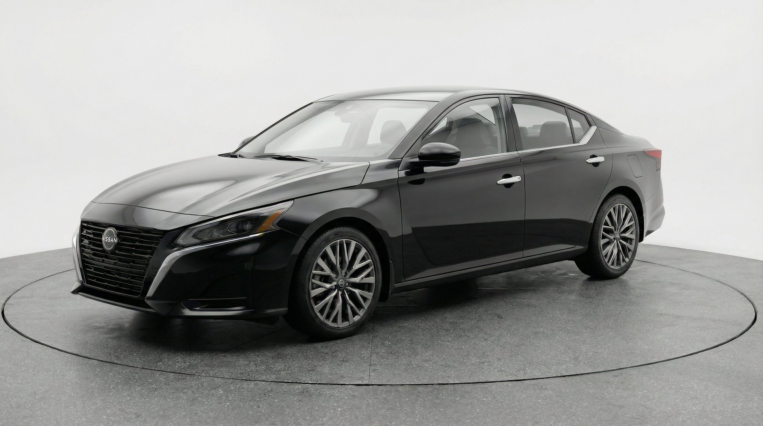Thumbnail: 2025 Nissan Altima - 3