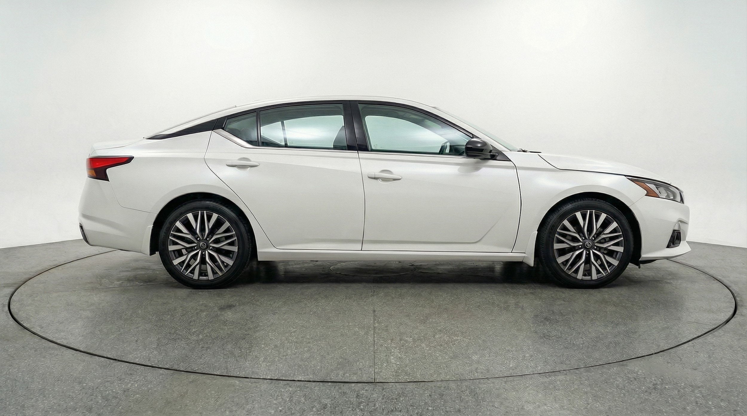 Thumbnail: 2025 Nissan Altima - 8