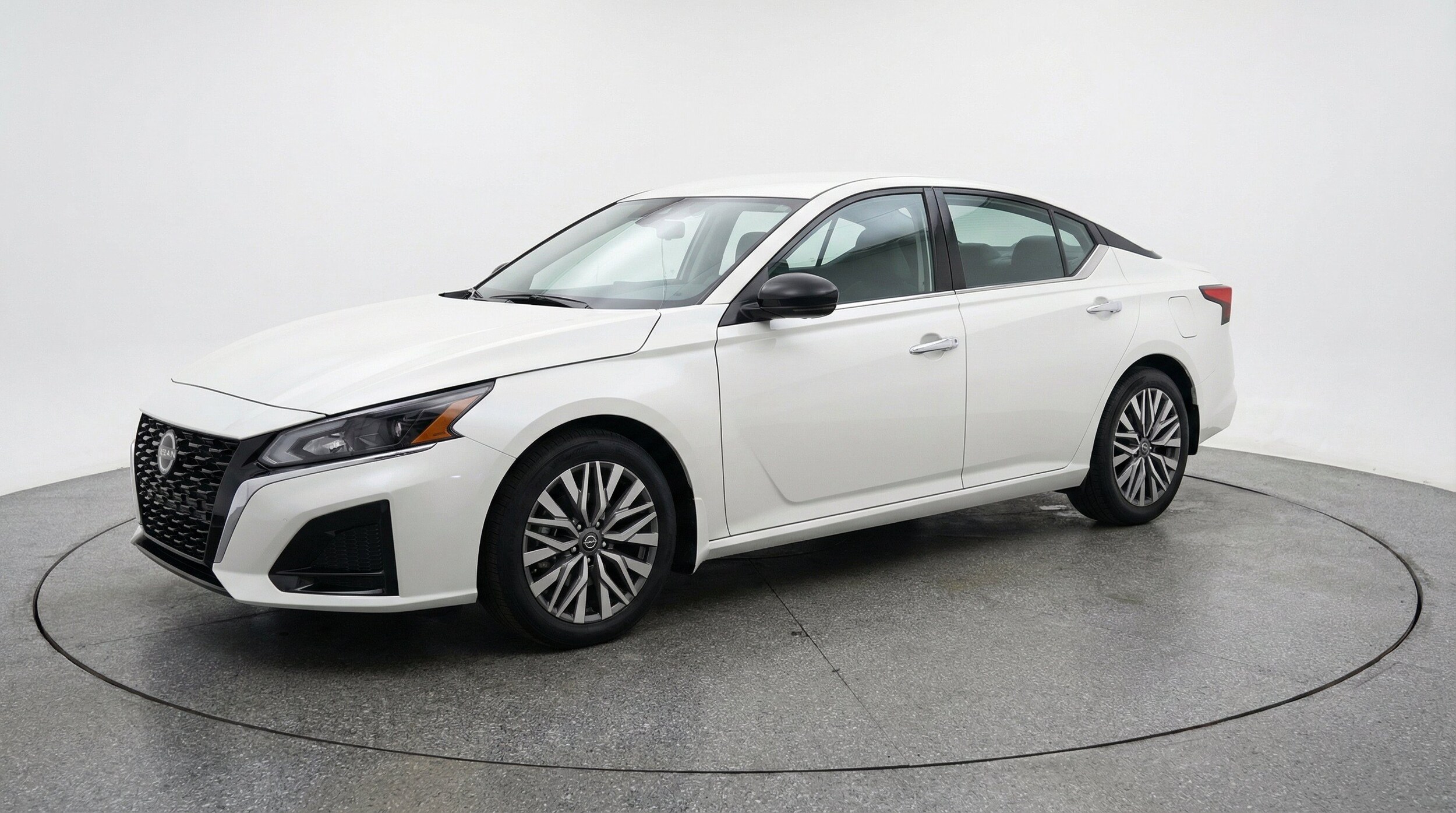 Thumbnail: 2025 Nissan Altima - 3