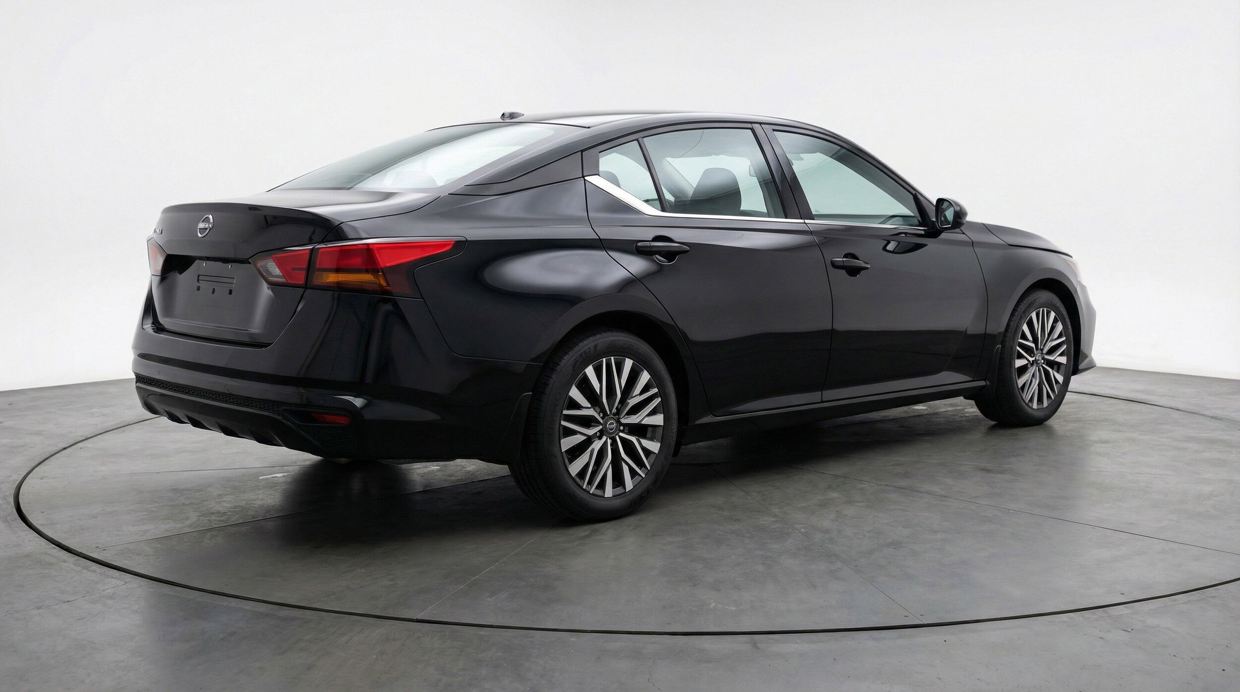 Thumbnail: 2025 Nissan Altima - 9