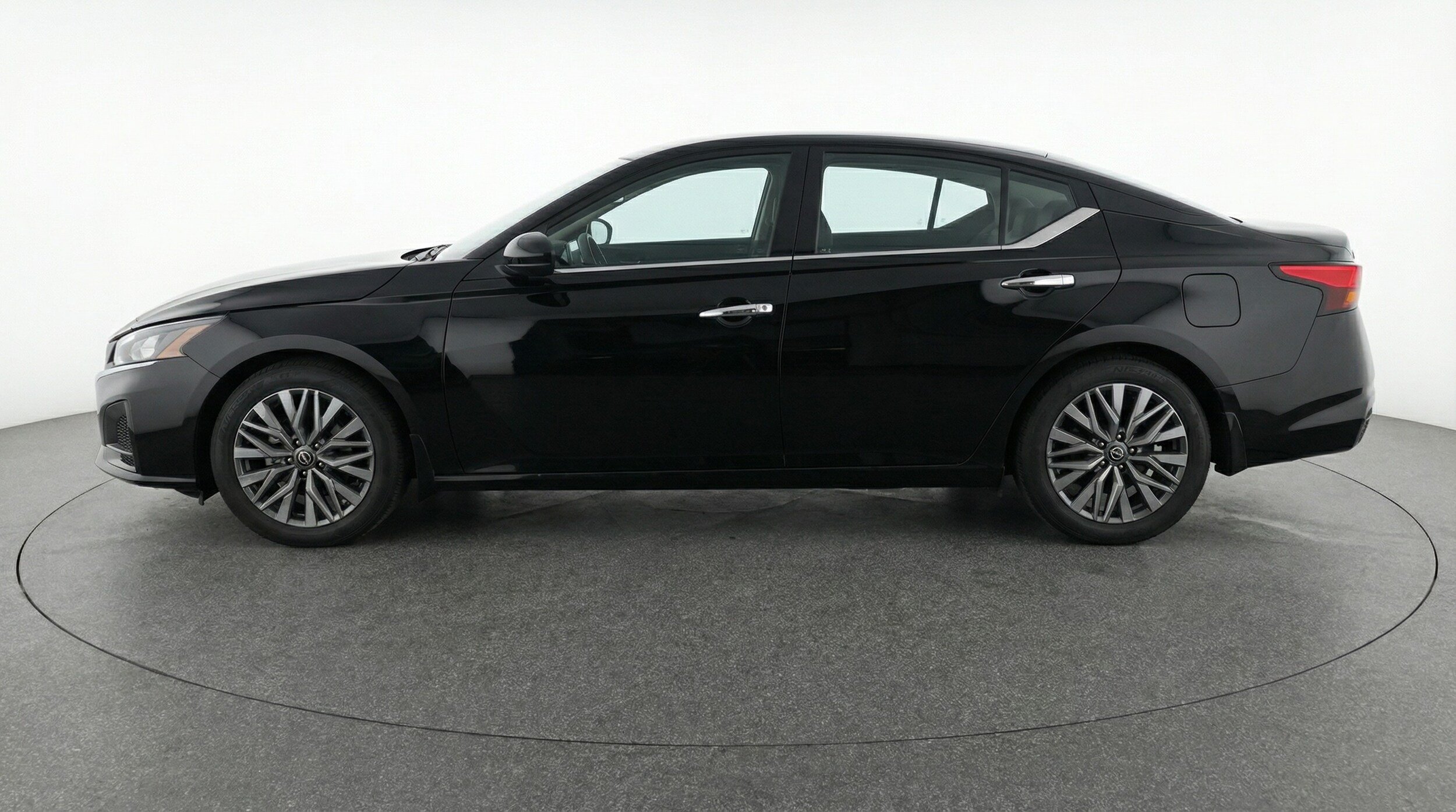 Thumbnail: 2025 Nissan Altima - 4