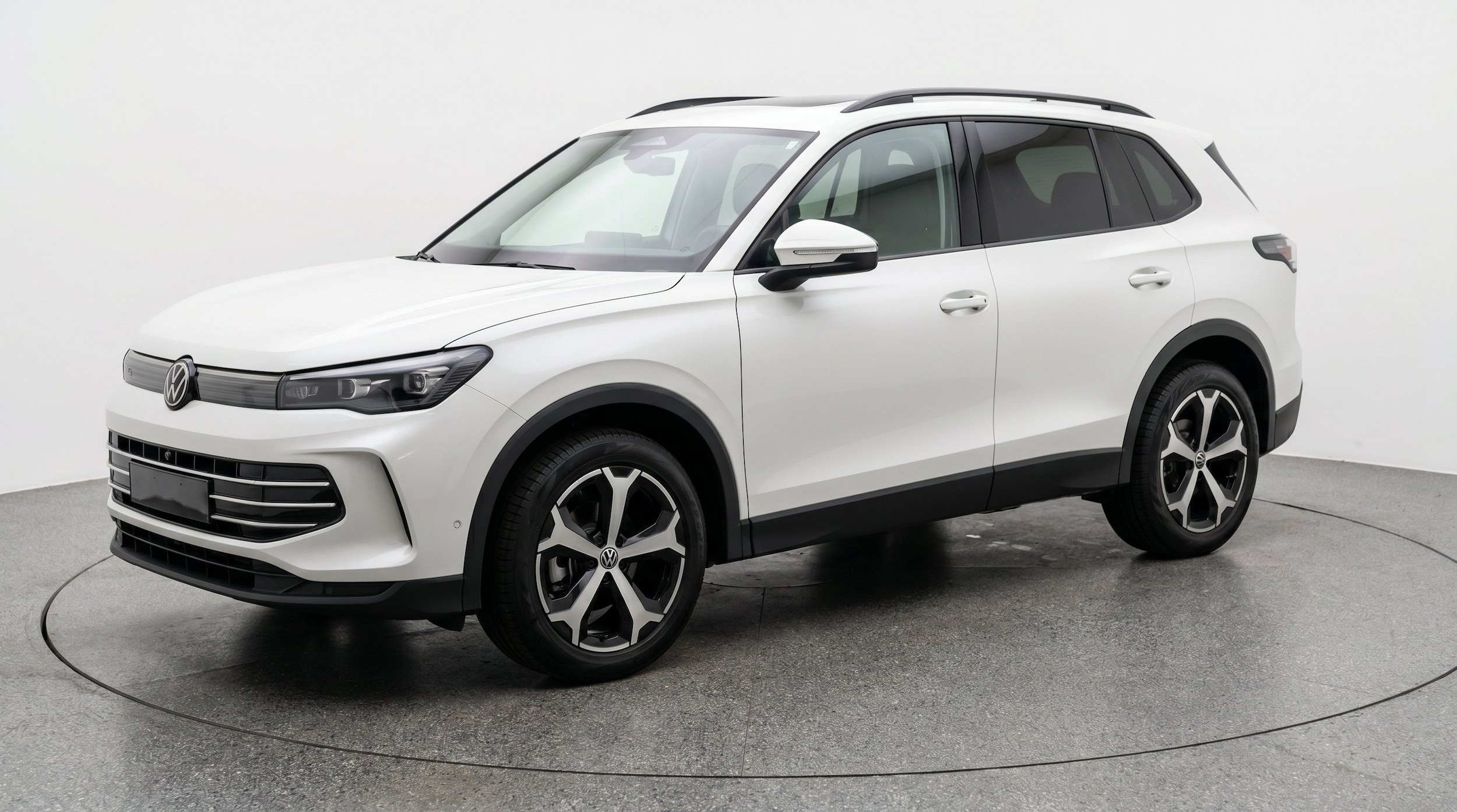 Thumbnail: 2026 Volkswagen Tiguan - 3