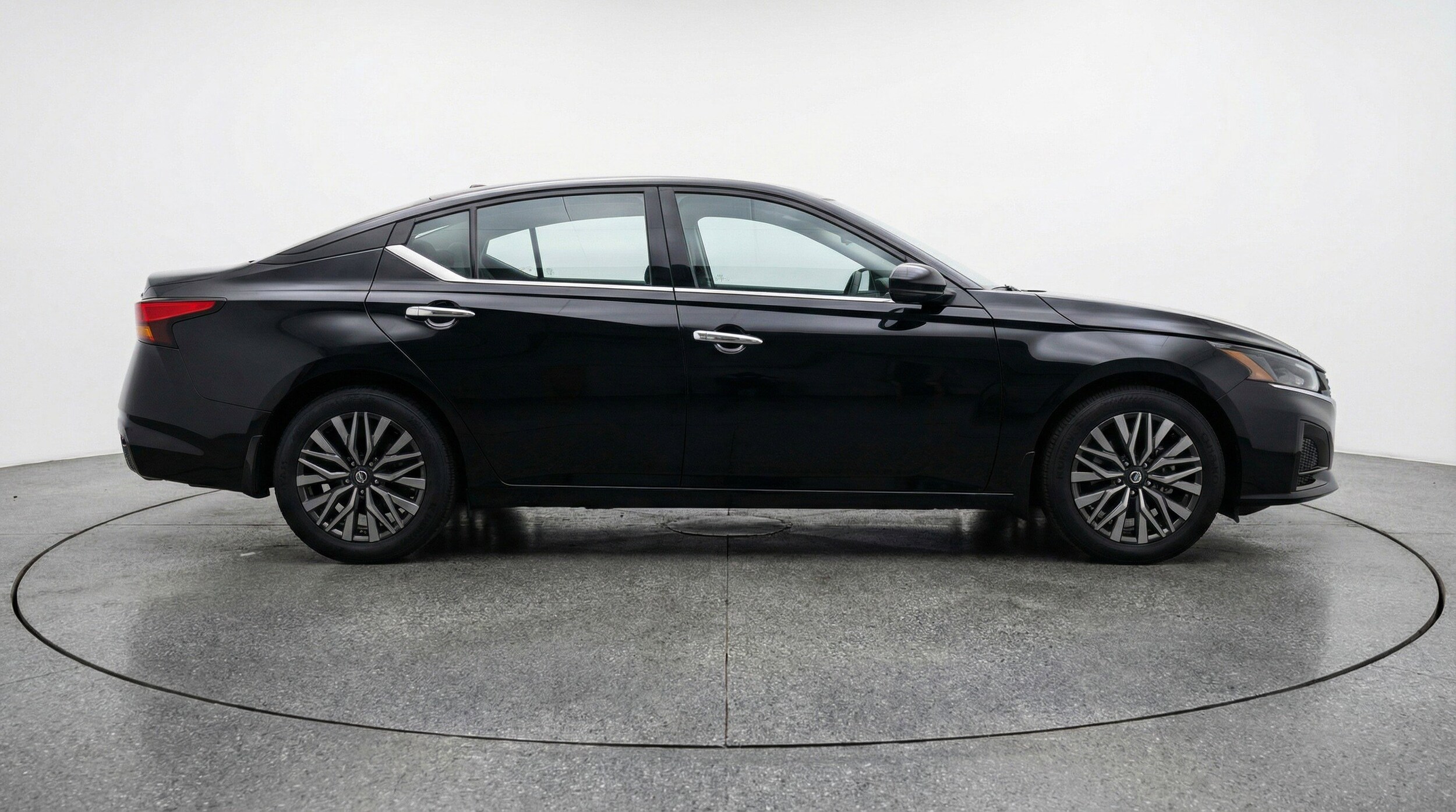 Thumbnail: 2025 Nissan Altima - 11