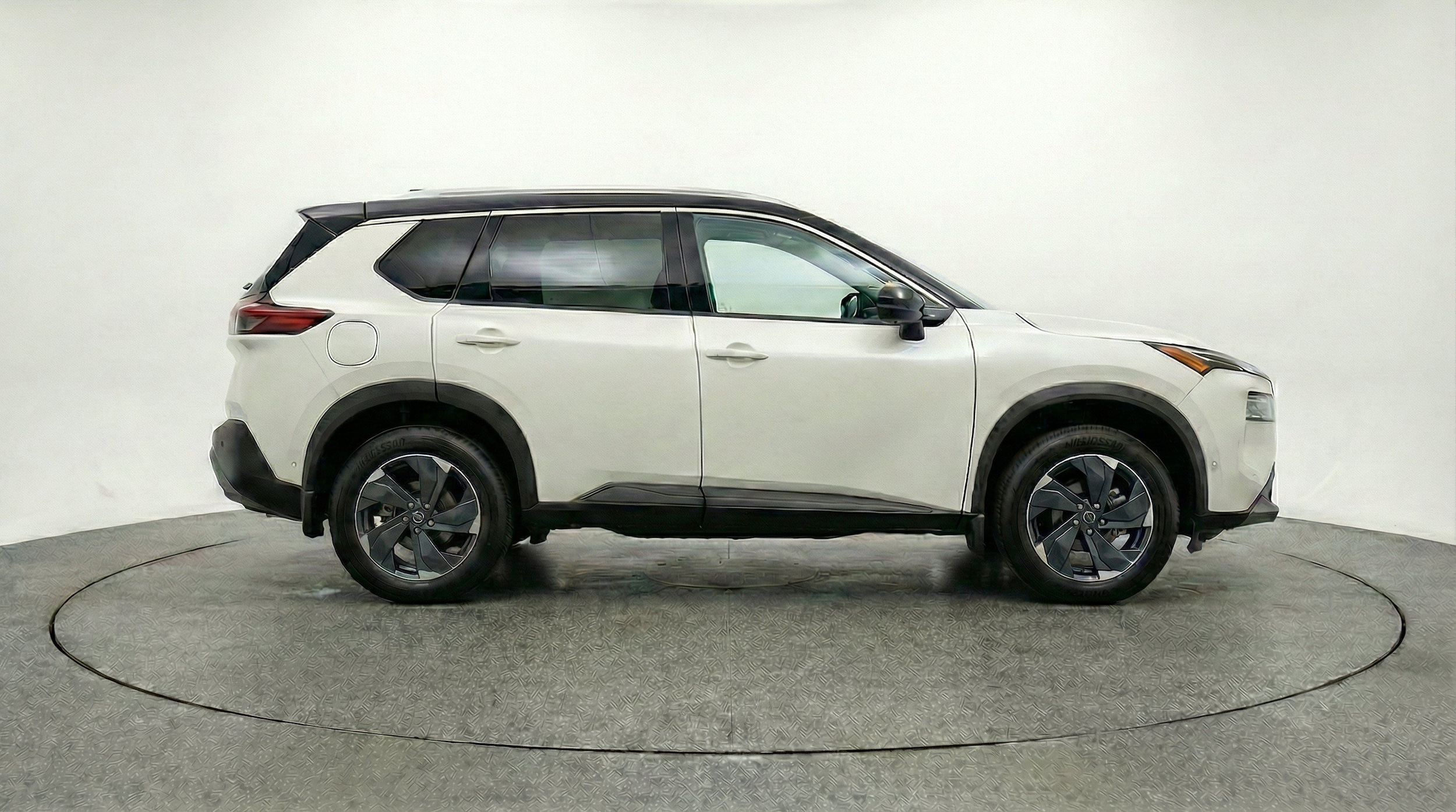 Thumbnail: 2025 Nissan Rogue - 10
