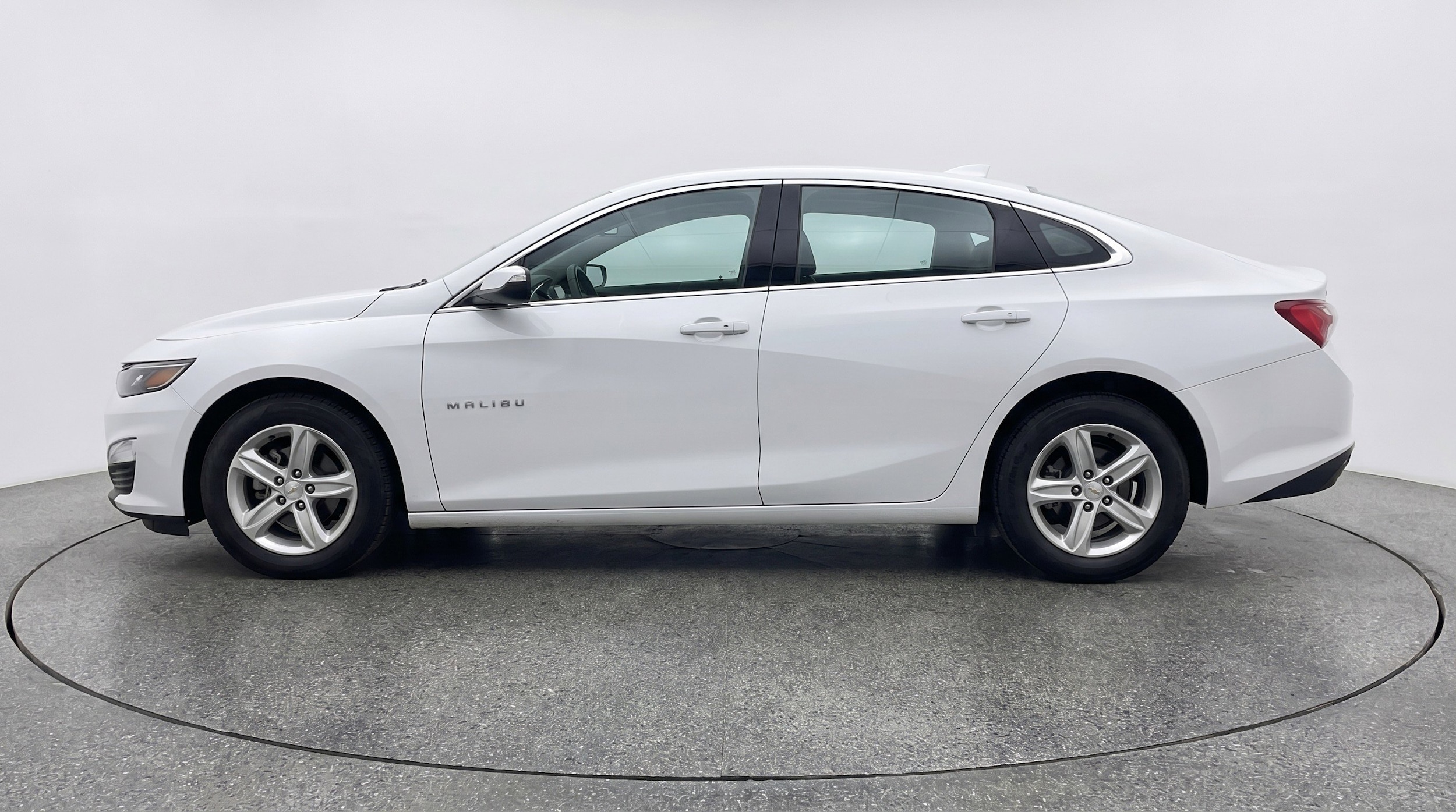 Thumbnail: 2023 Chevrolet Malibu - 5