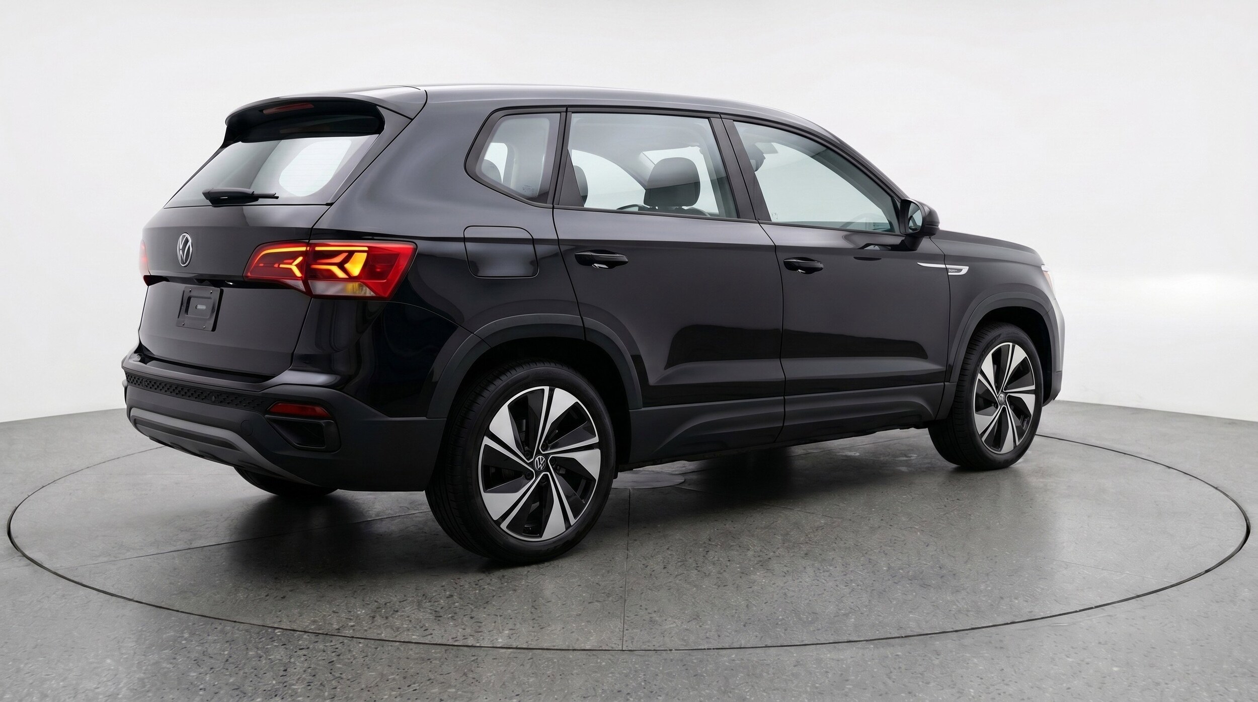 Thumbnail: 2025 Volkswagen Taos - 9