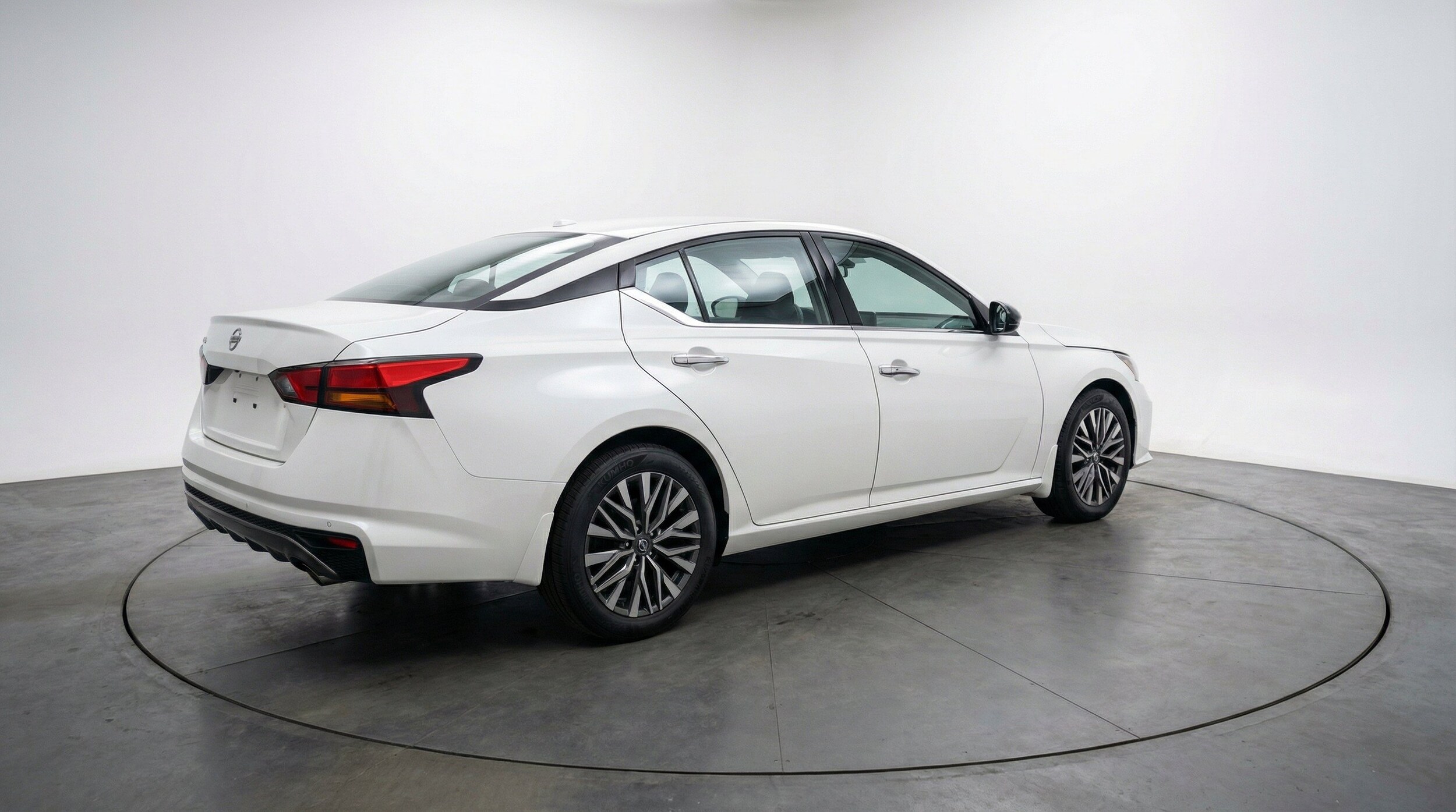 Thumbnail: 2025 Nissan Altima - 9
