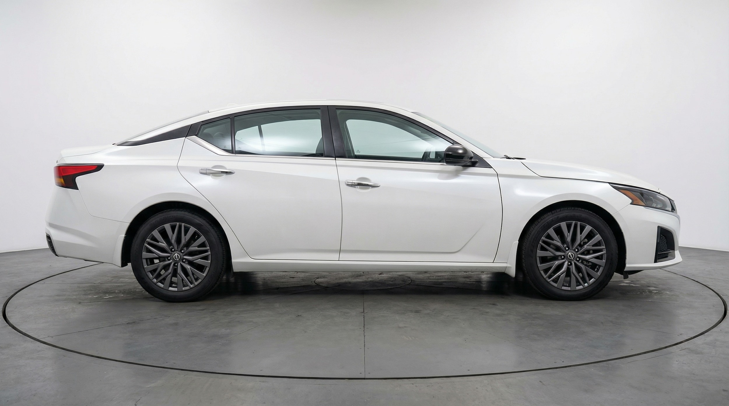 Thumbnail: 2025 Nissan Altima - 8