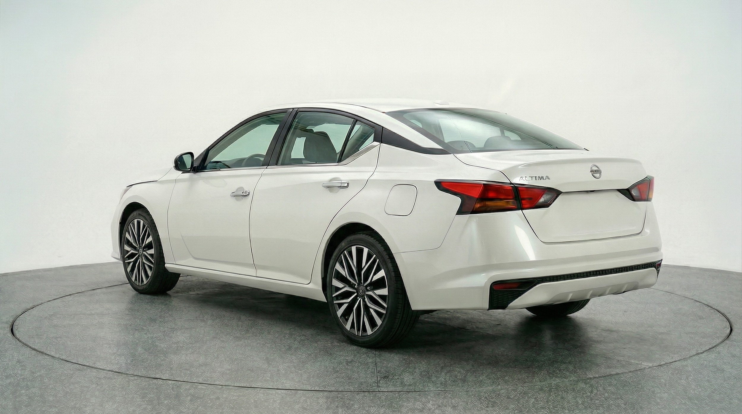 Thumbnail: 2025 Nissan Altima - 5