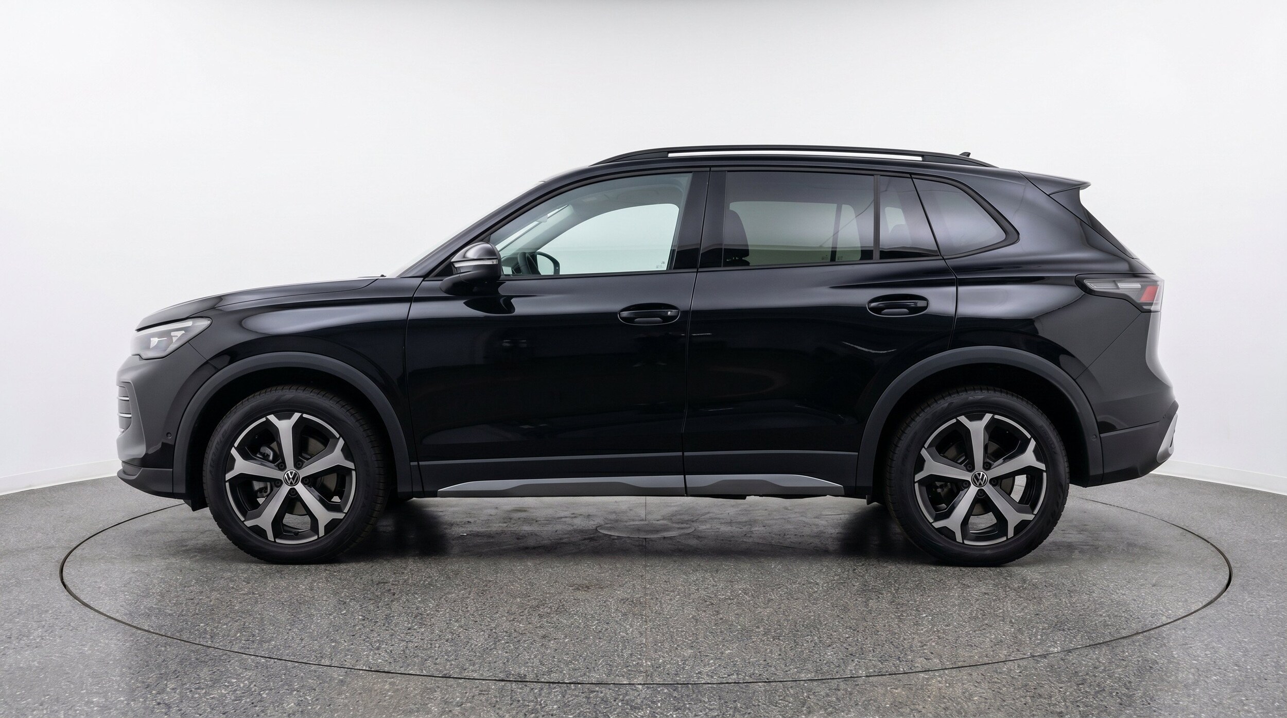 Thumbnail: 2026 Volkswagen Tiguan - 5