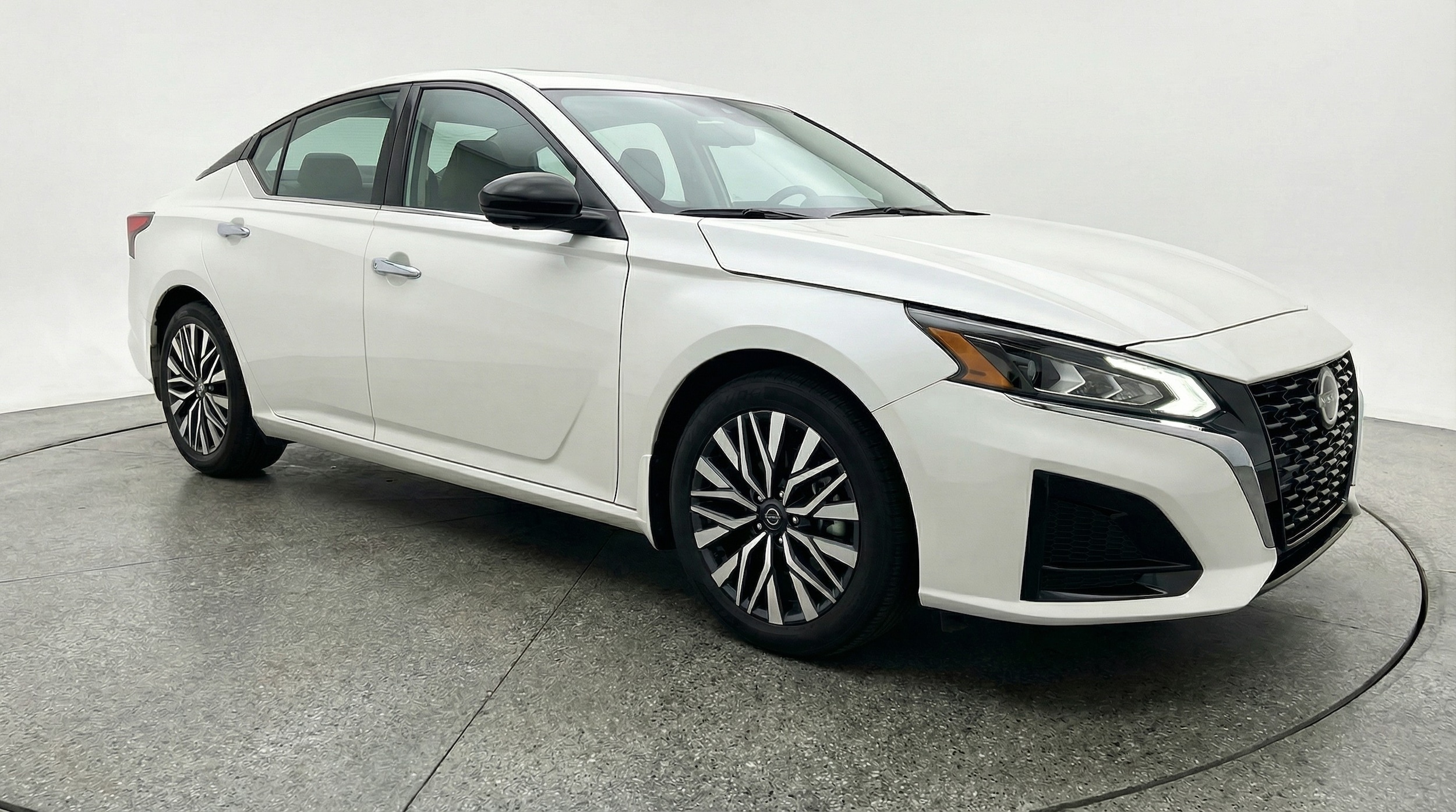 Thumbnail: 2025 Nissan Altima - 1