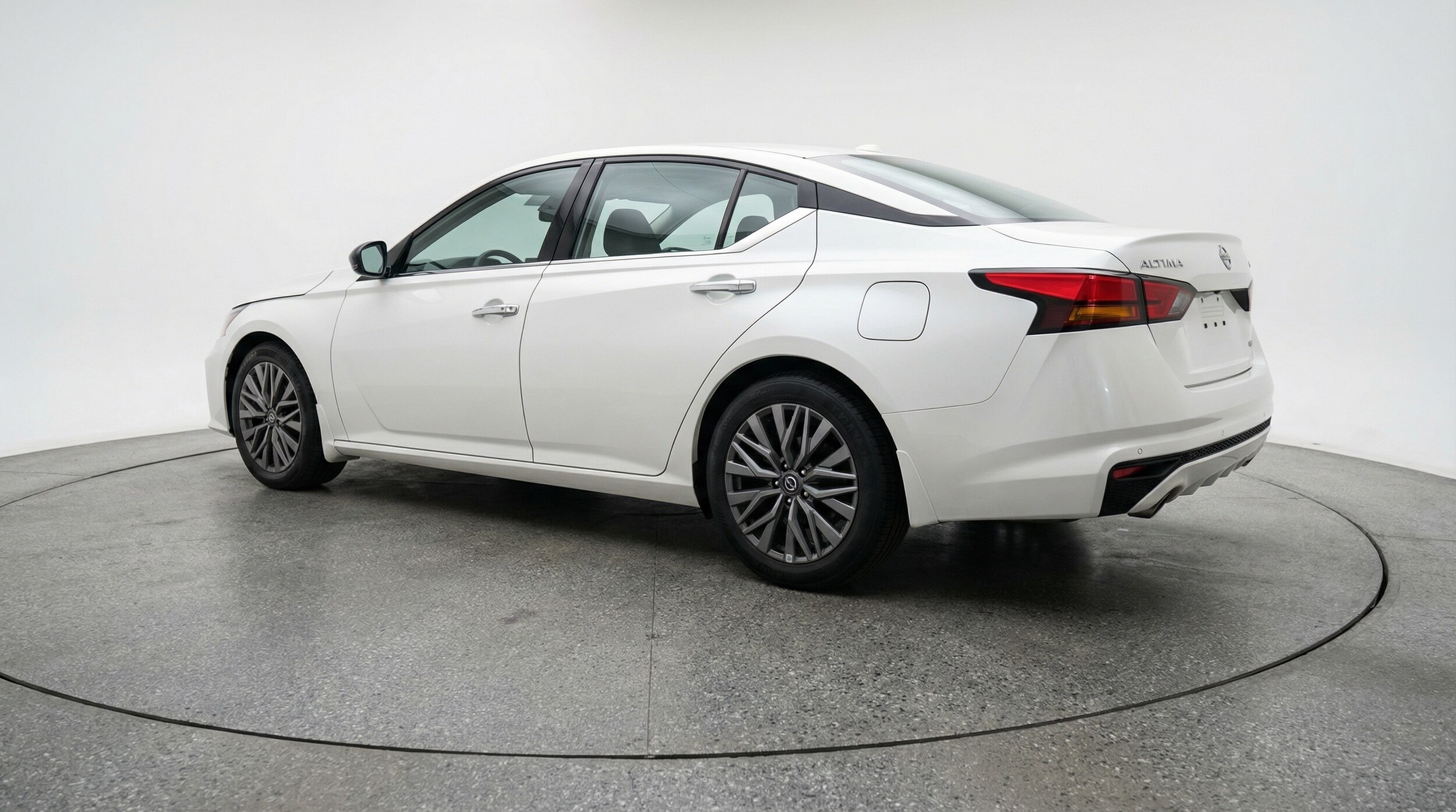 Thumbnail: 2025 Nissan Altima - 5