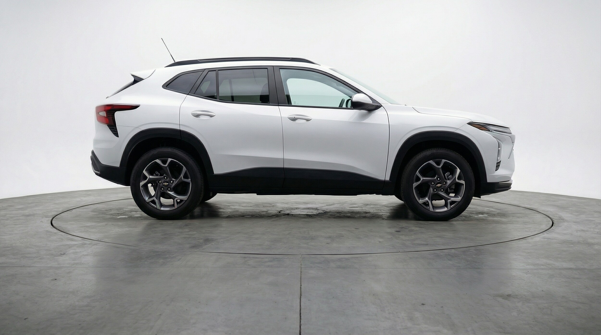 Thumbnail: 2025 Chevrolet Trax - 8