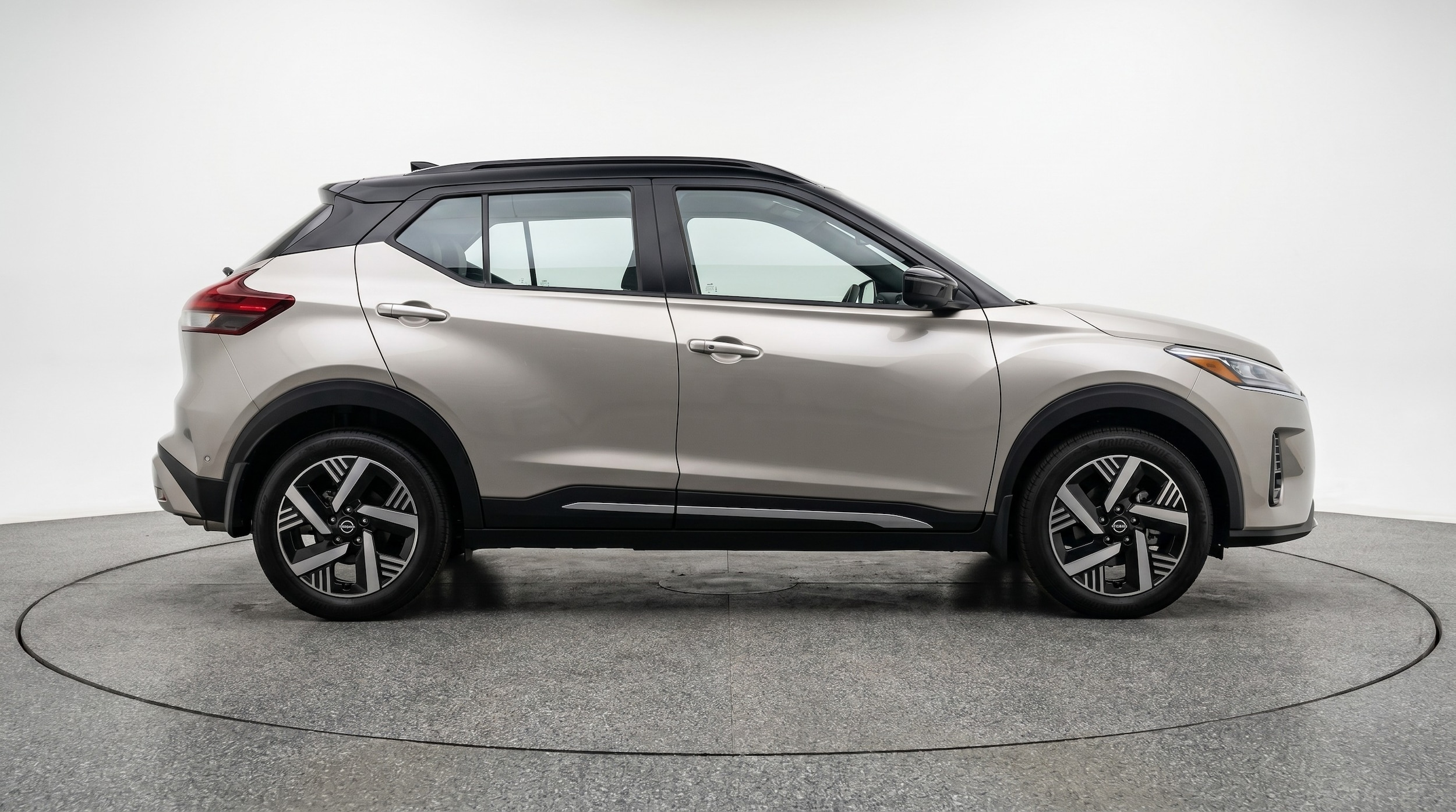 Thumbnail: 2026 Nissan Kicks - 8