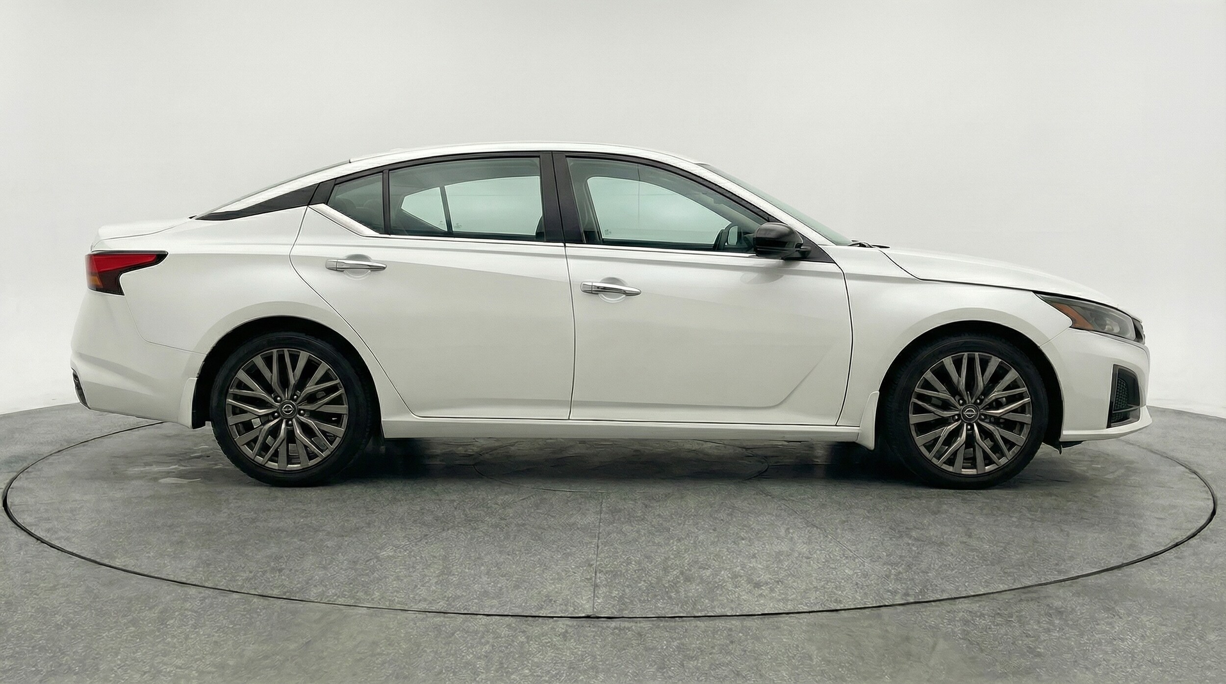 Thumbnail: 2025 Nissan Altima - 8