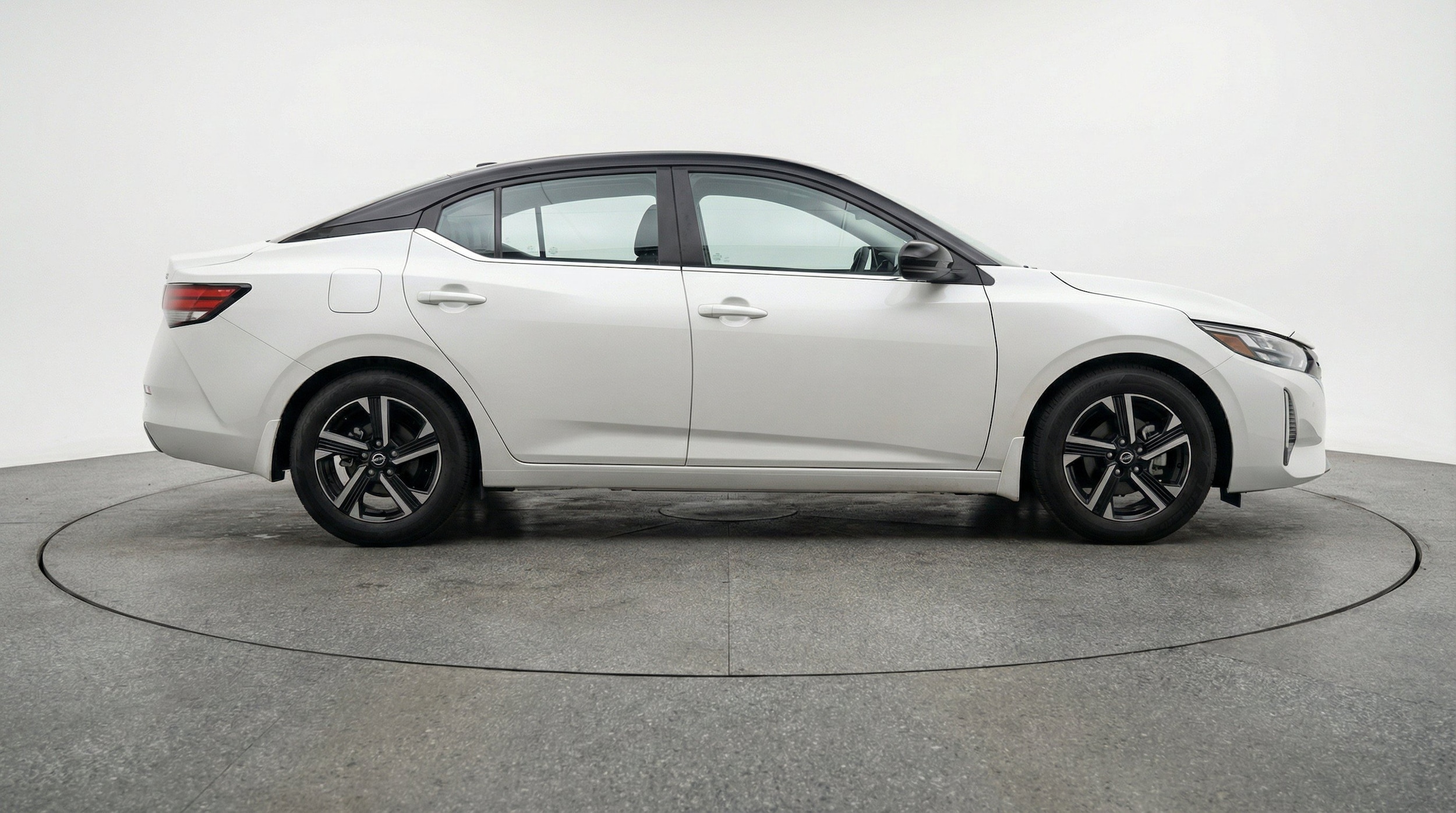Thumbnail: 2025 Nissan Sentra - 10