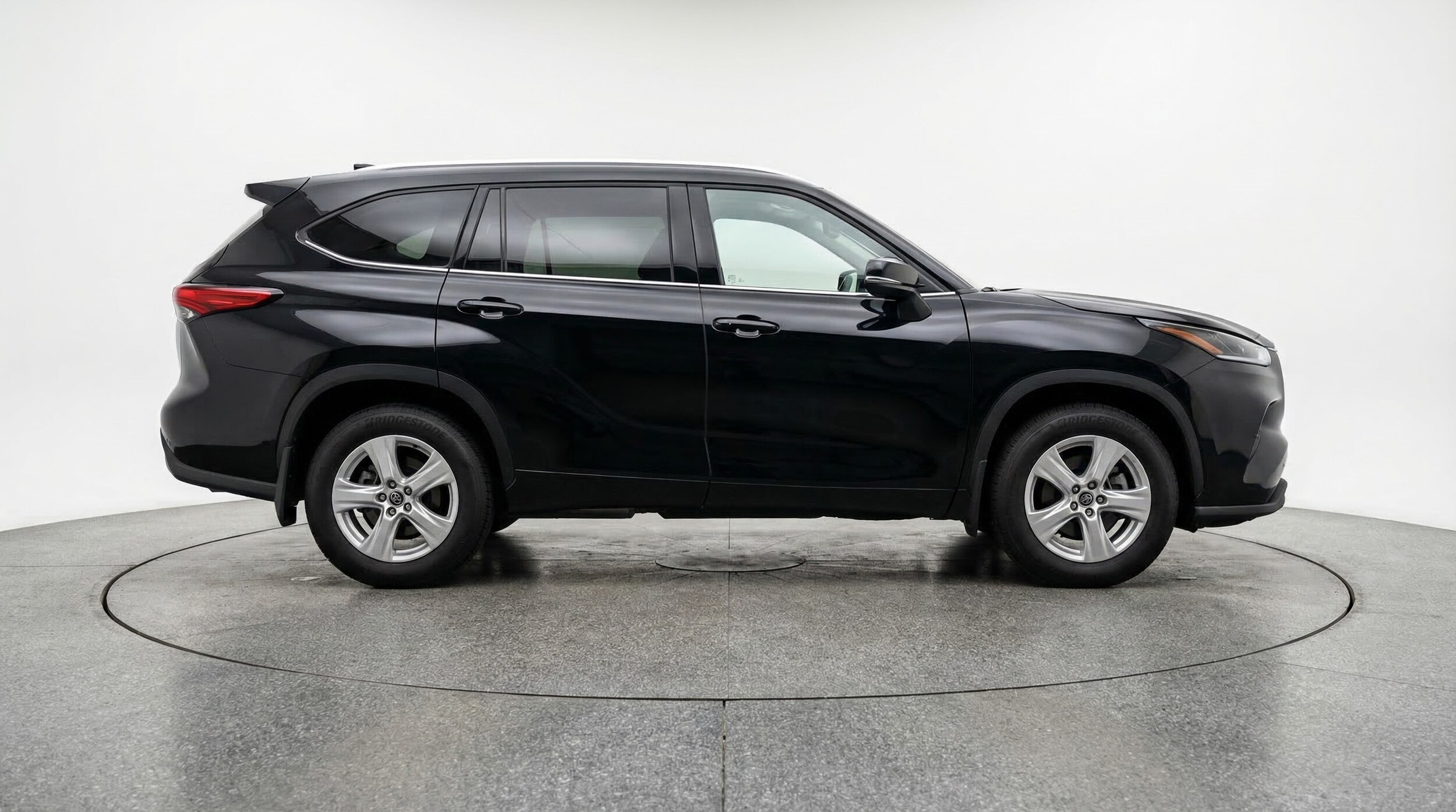 Thumbnail: 2025 Toyota Highlander - 8