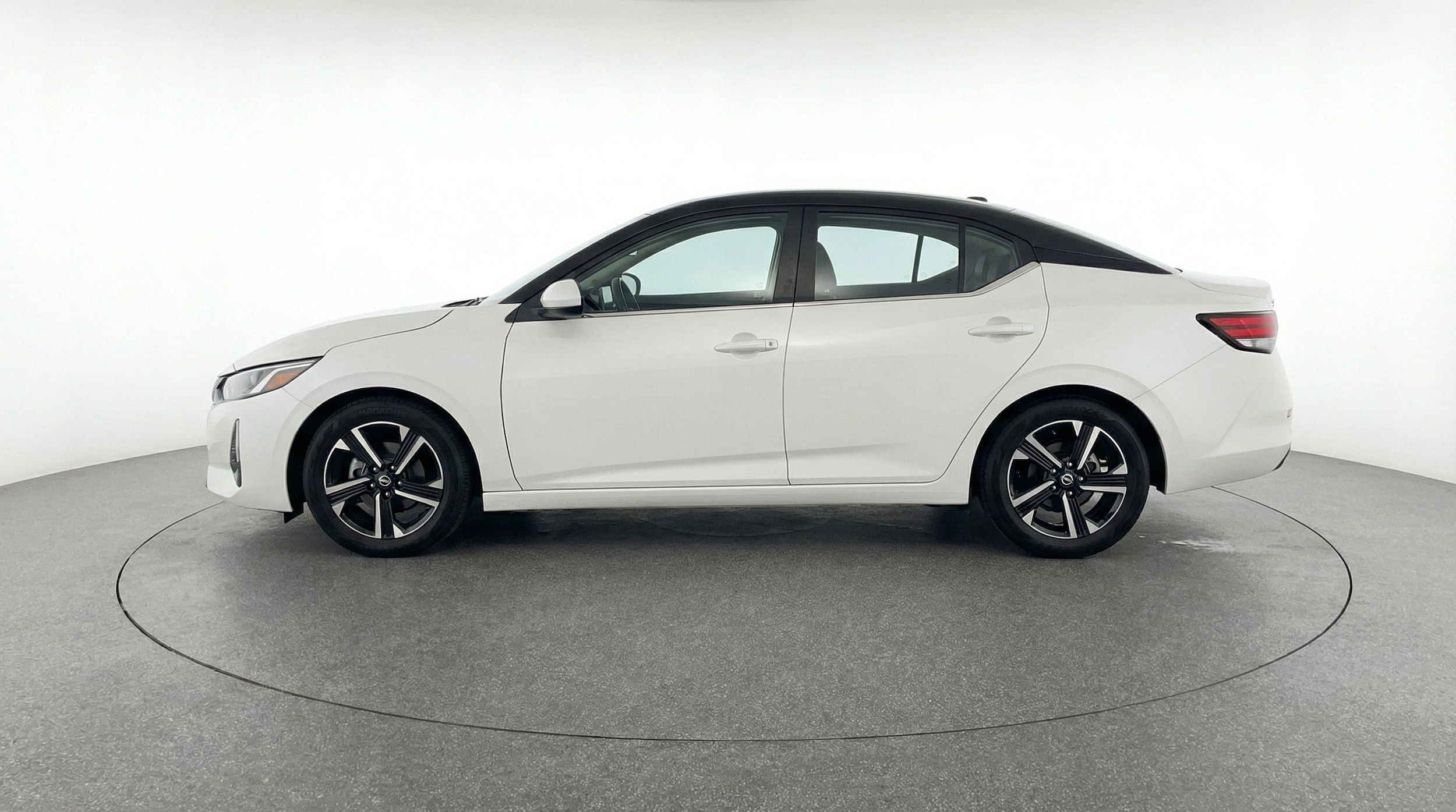 Thumbnail: 2025 Nissan Sentra - 5