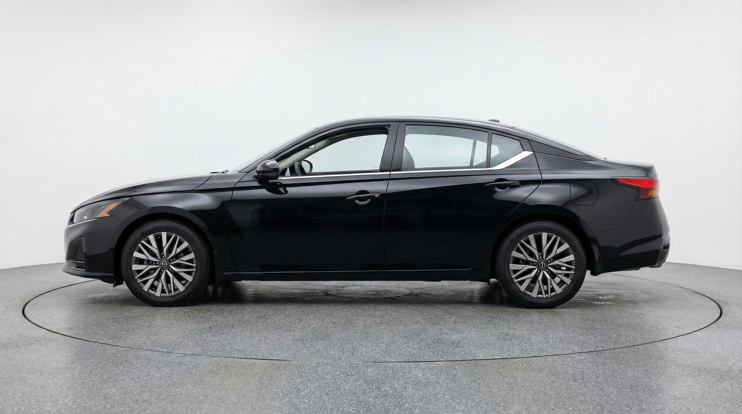 Thumbnail: 2025 Nissan Altima - 4