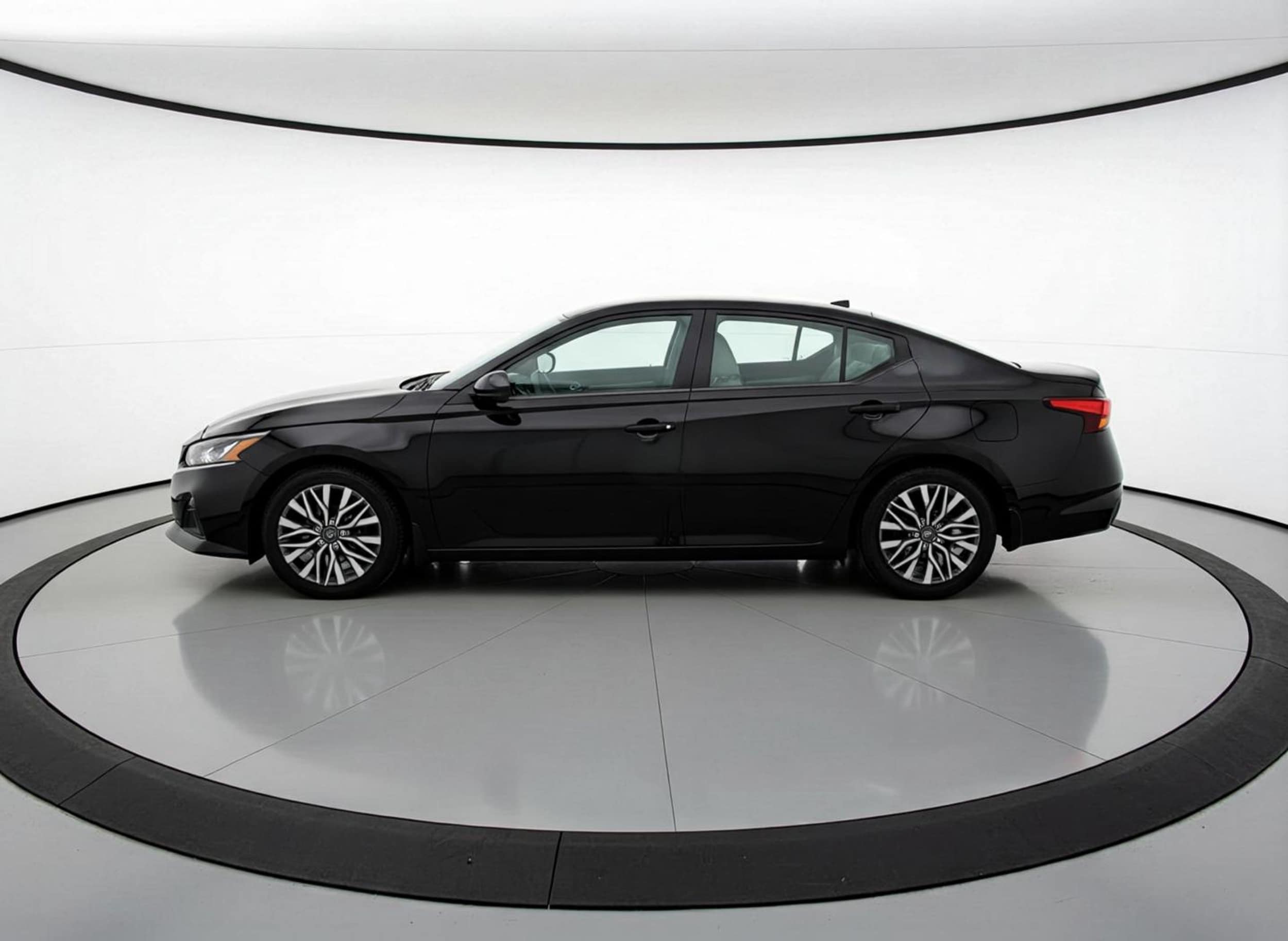 Thumbnail: 2025 Nissan Altima - 4