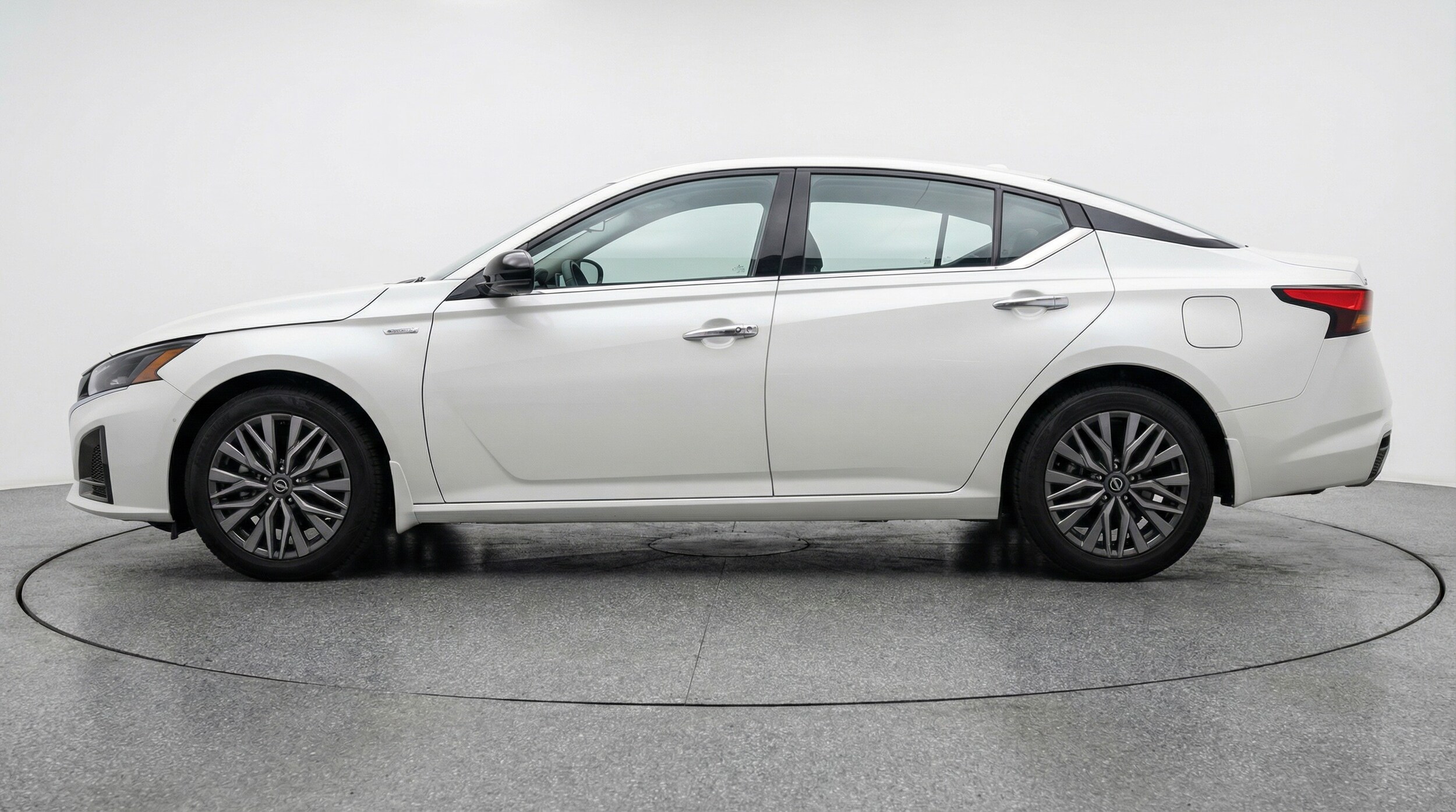 Thumbnail: 2025 Nissan Altima - 4