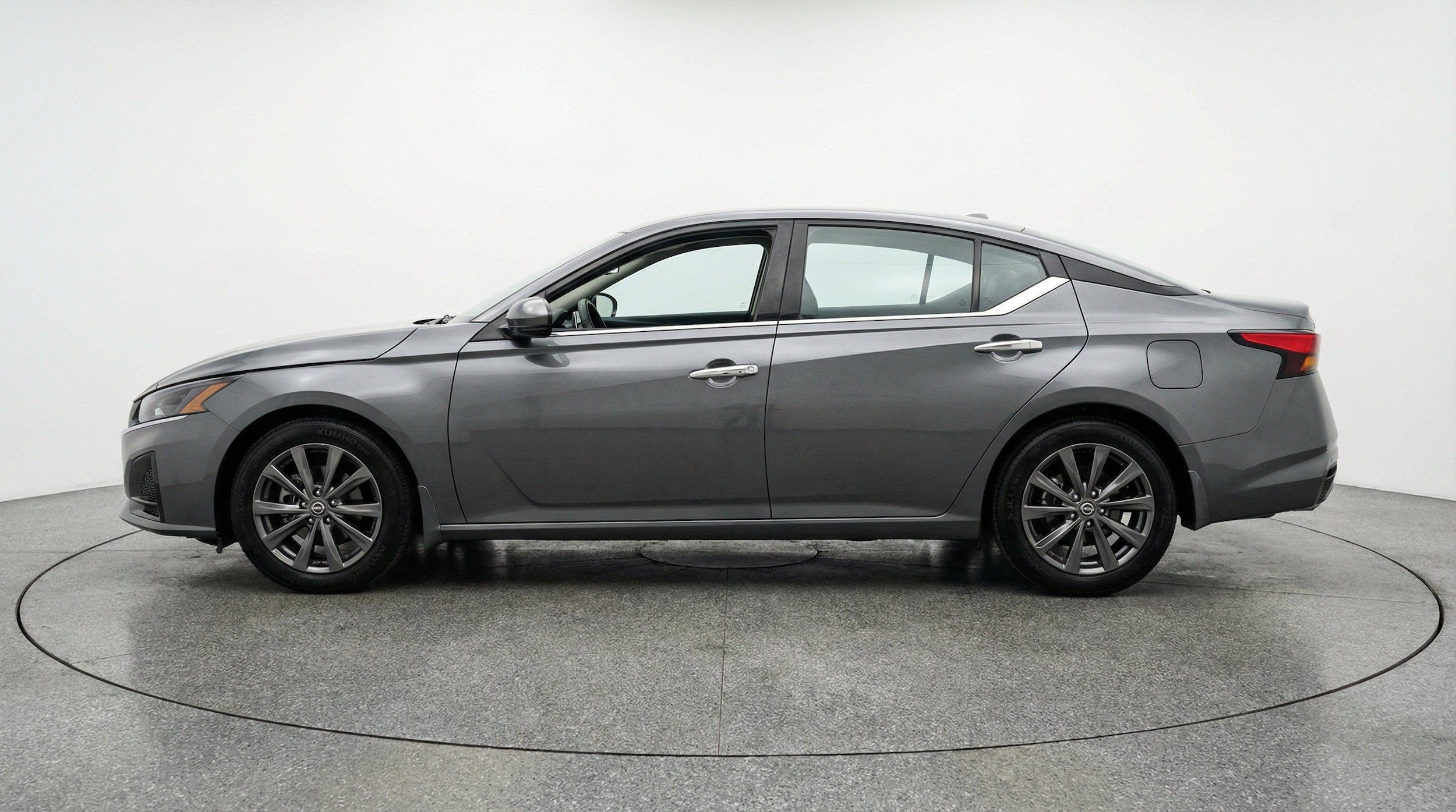 Thumbnail: 2025 Nissan Altima - 5