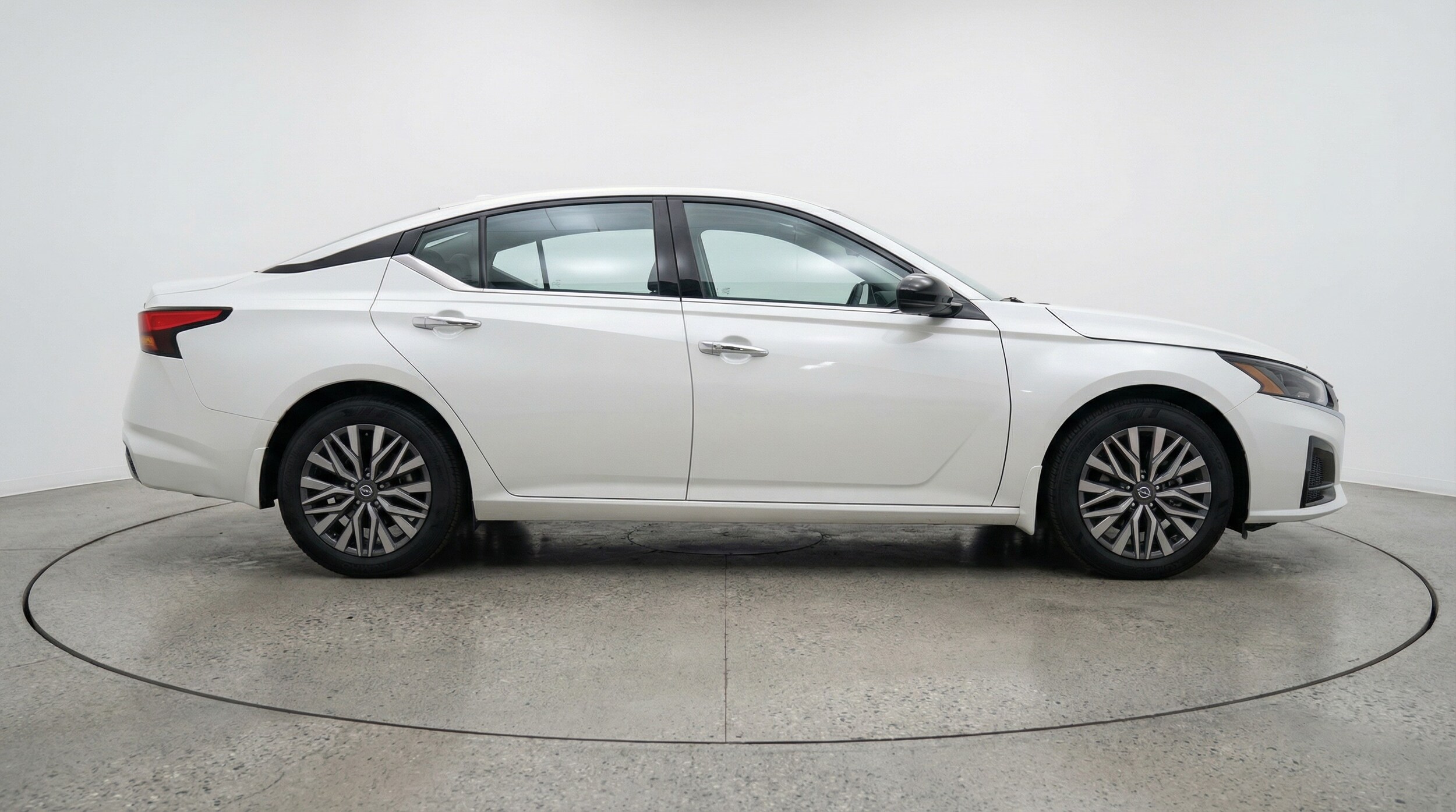 Thumbnail: 2025 Nissan Altima - 8